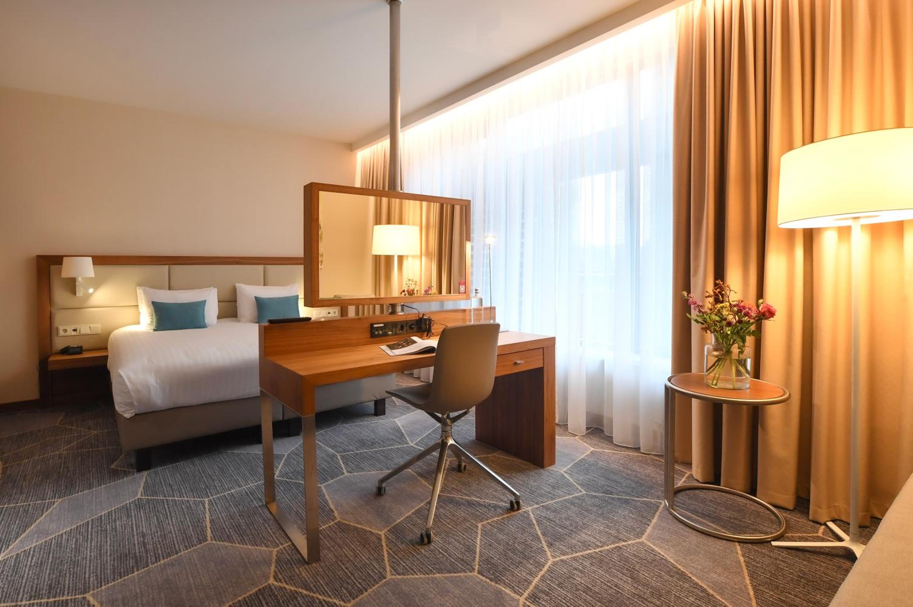 Premium King Room photo 1