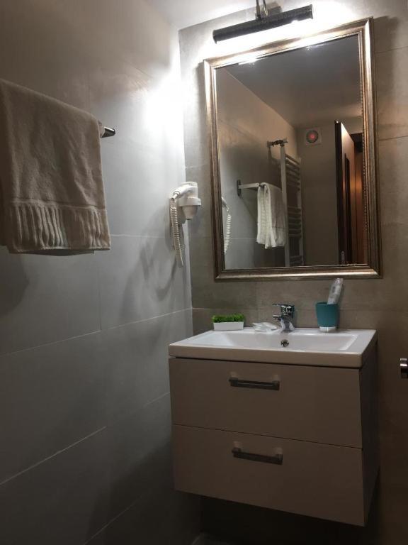 Deluxe Triple Room - Photo 50