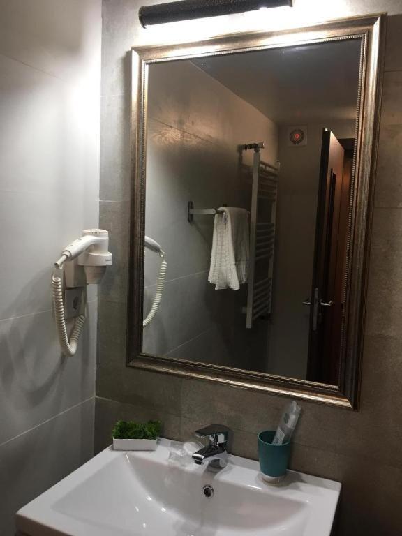 Deluxe Triple Room - Photo 2