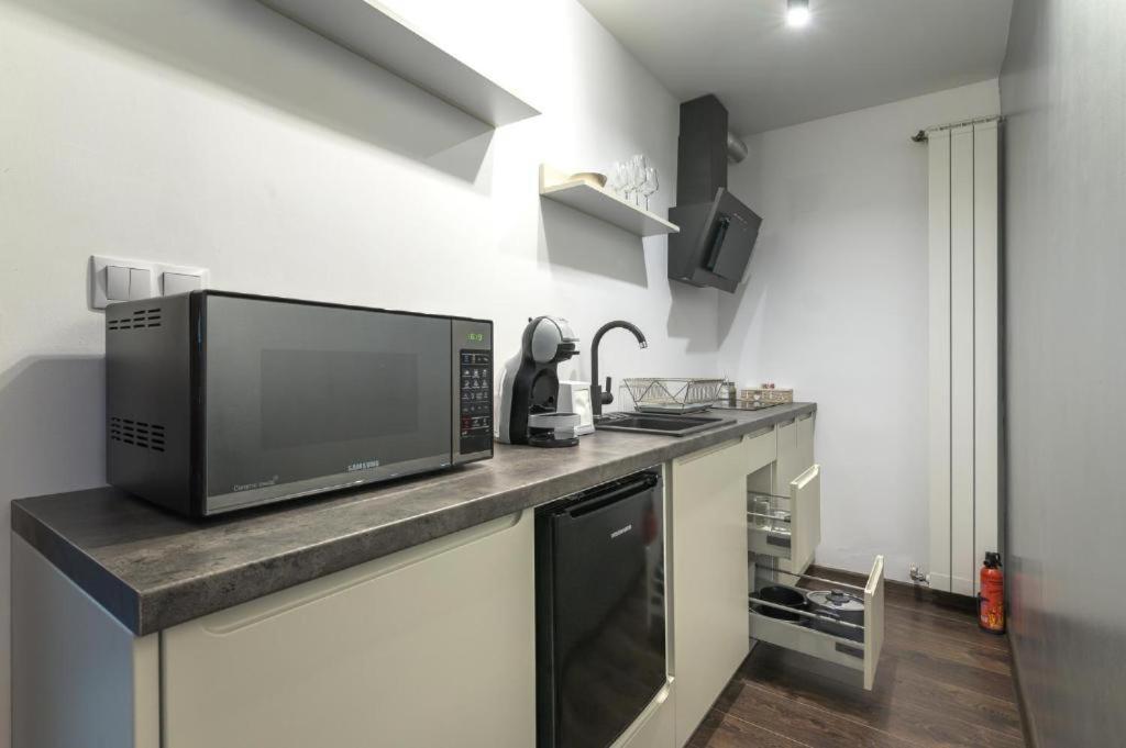 Deluxe Triple Room - Photo 23