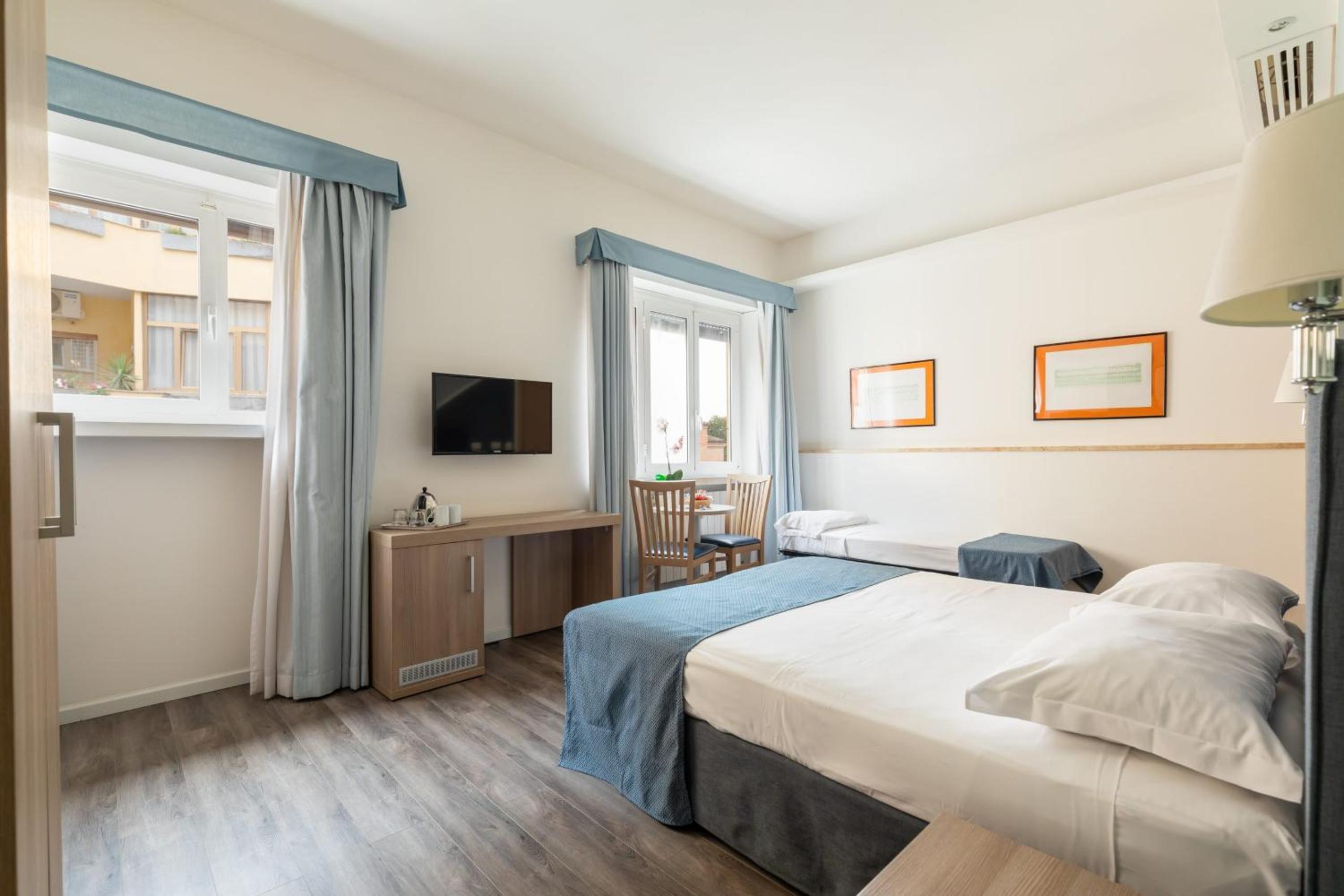 Triple Room photo 2
