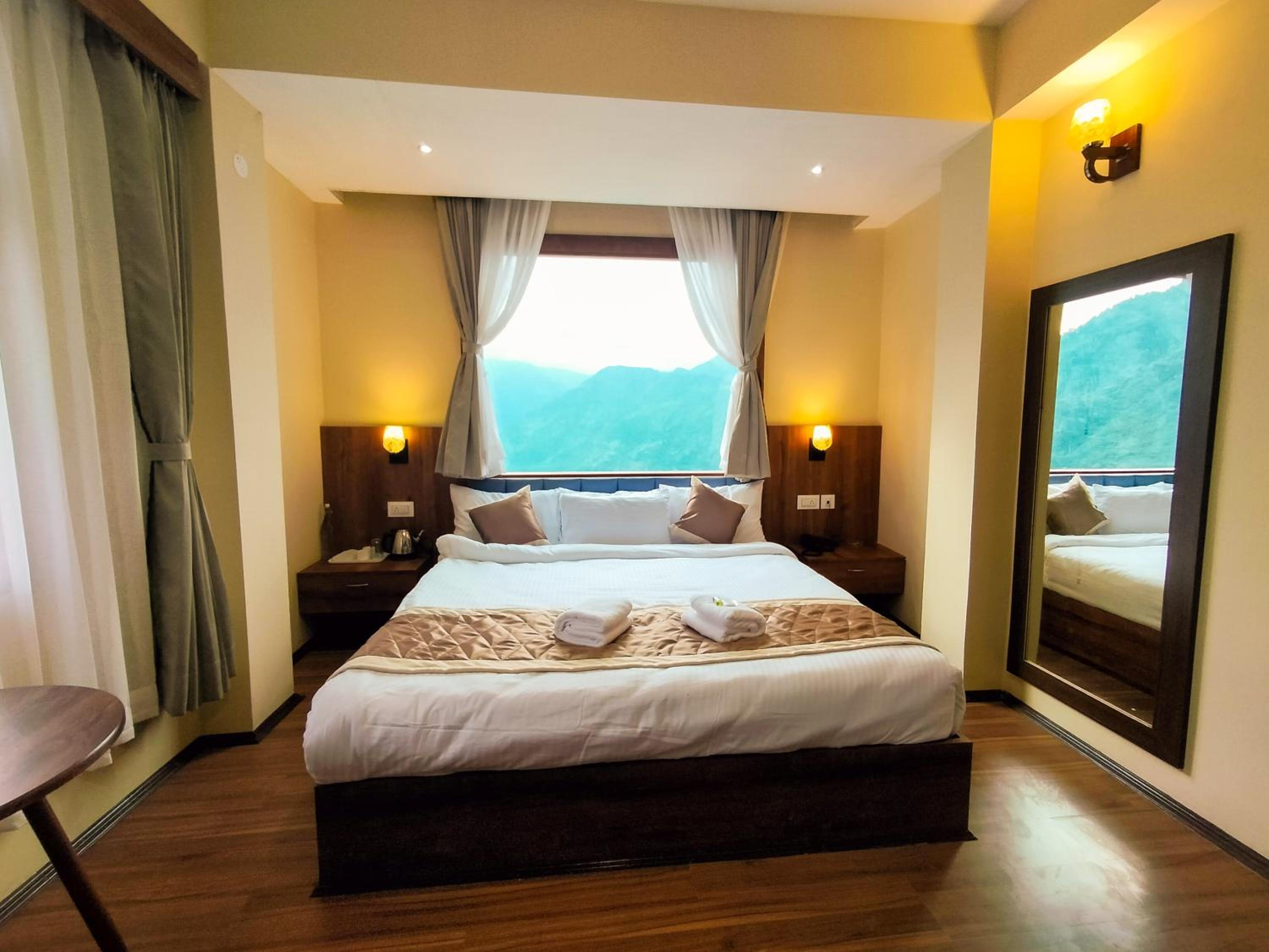 Deluxe Queen Room