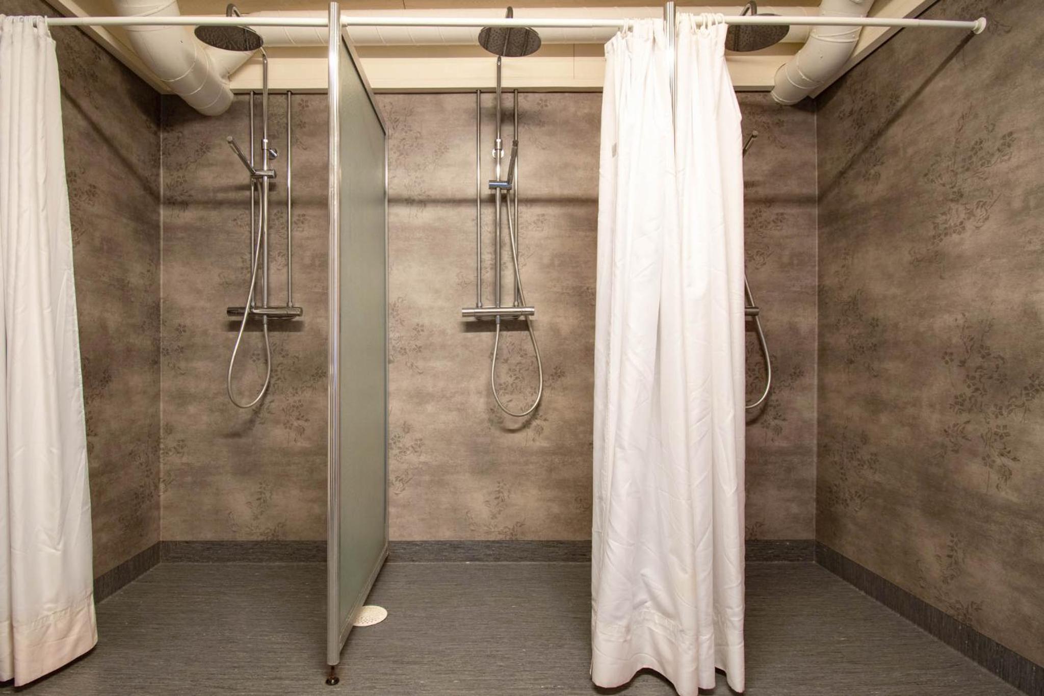 Standard Twin Room with Shared Bathroom photo 3