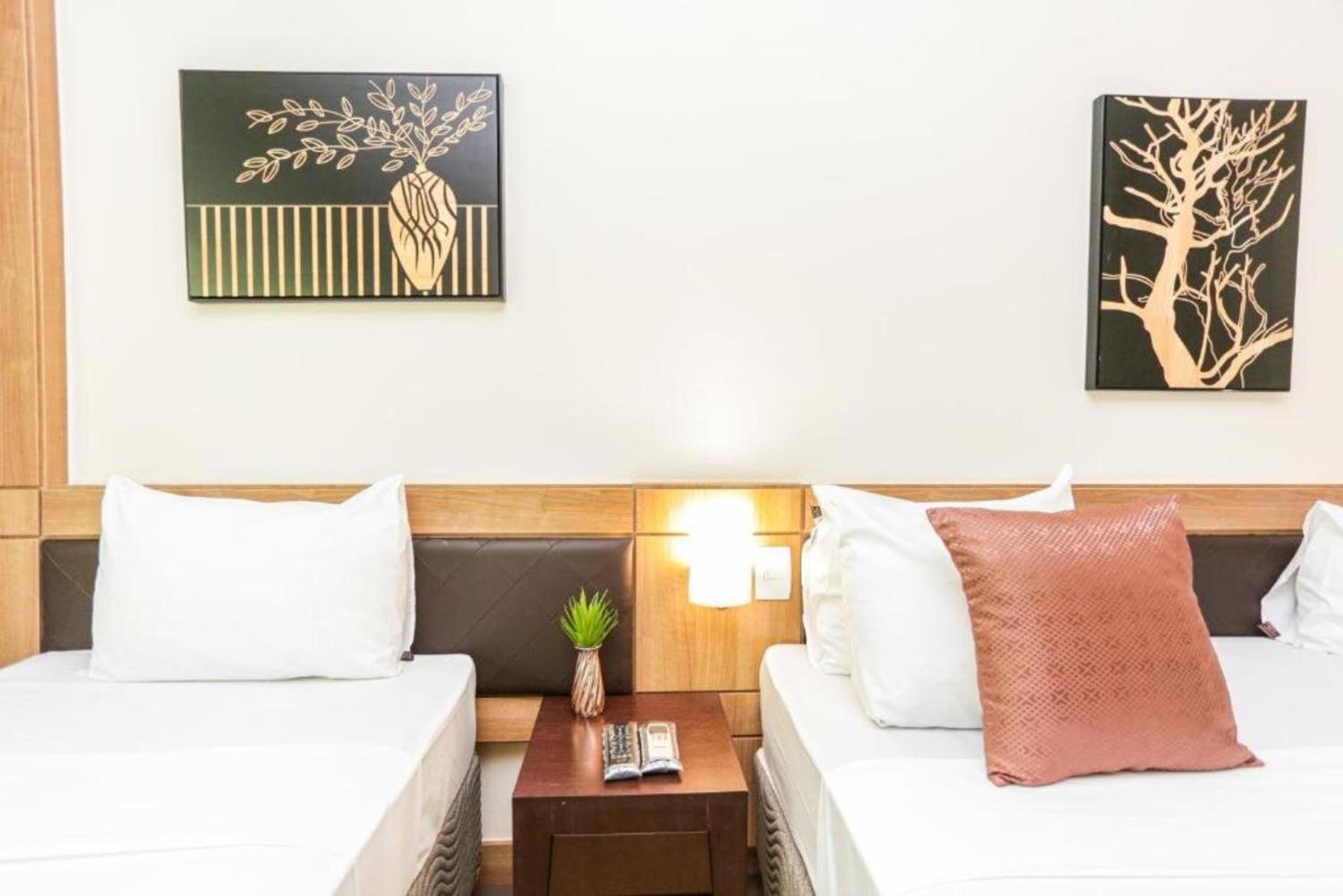 Premium Triple - 1 King Bed and 1 Single Bed photo 1