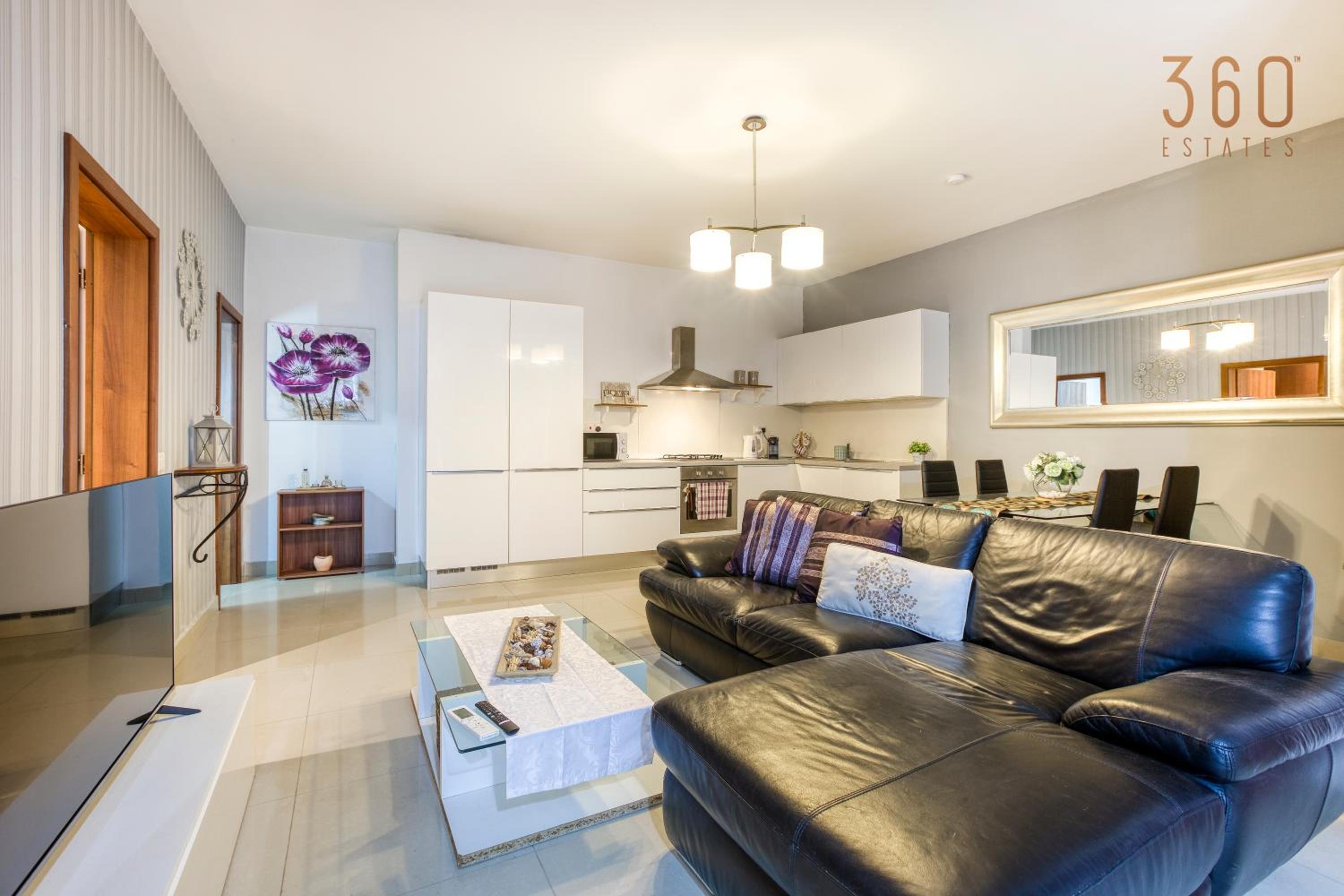One-Bedroom House photo 1