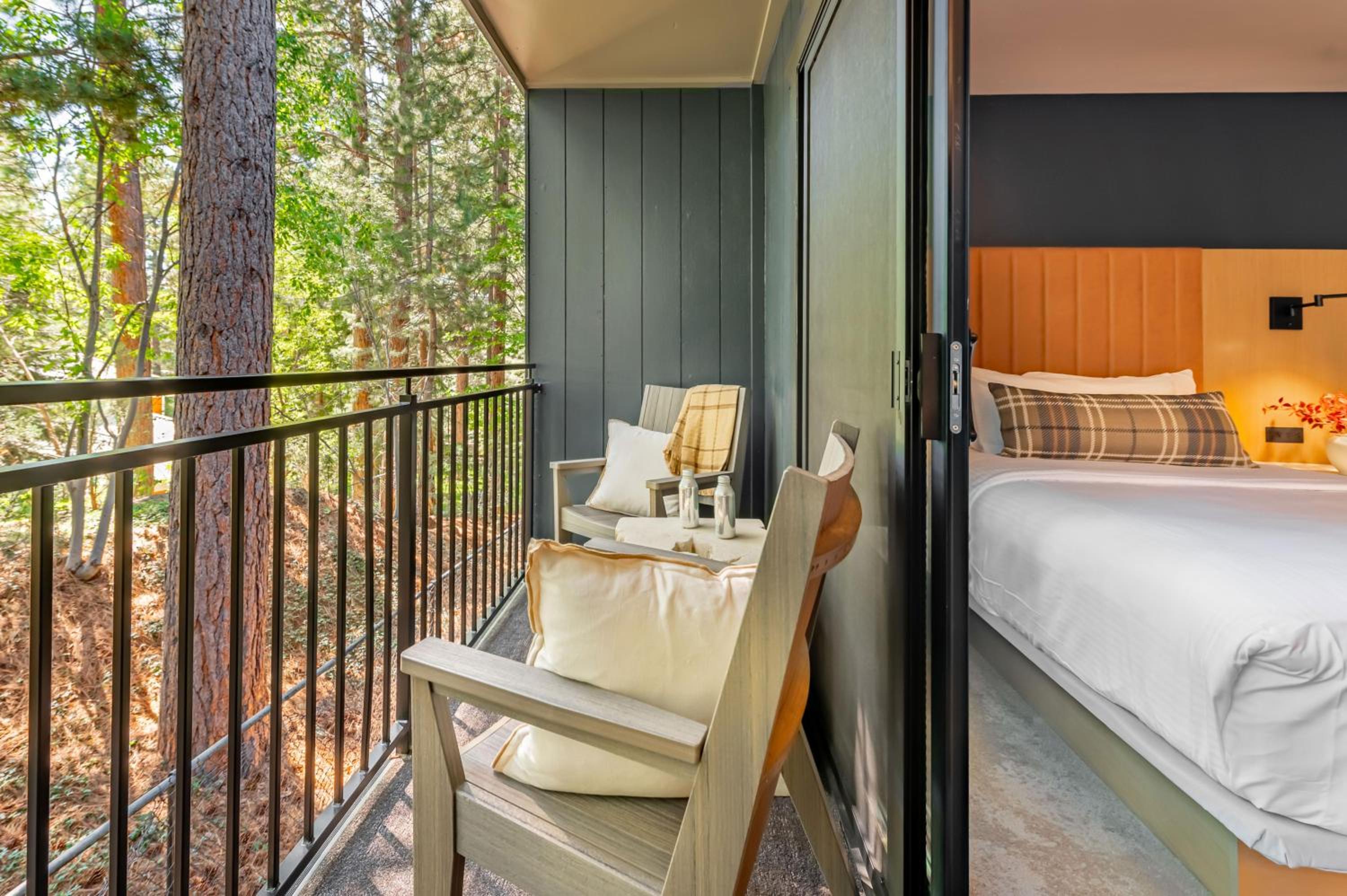 Quadruple Room with Balcony photo 3