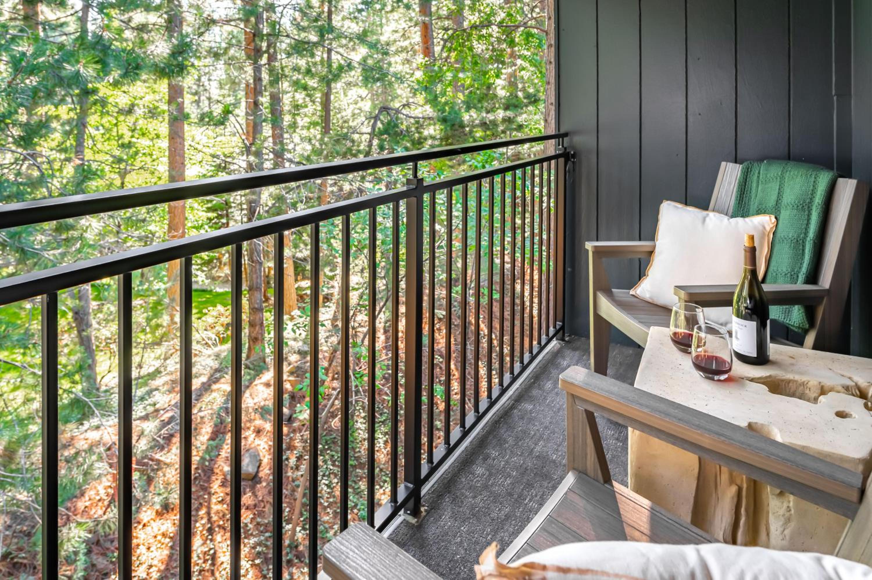 King Room with Balcony photo 2