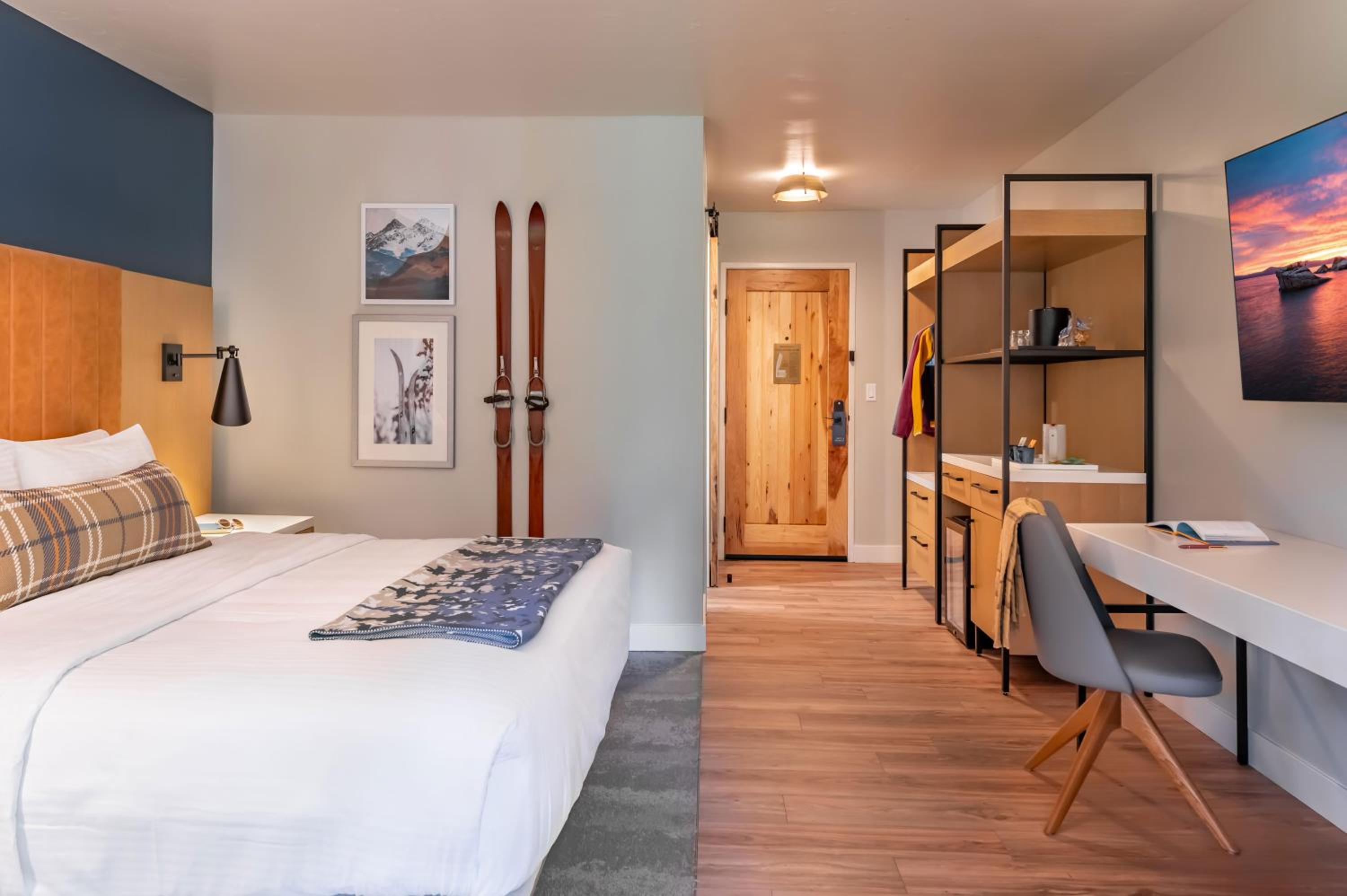 Standard King Room photo 2