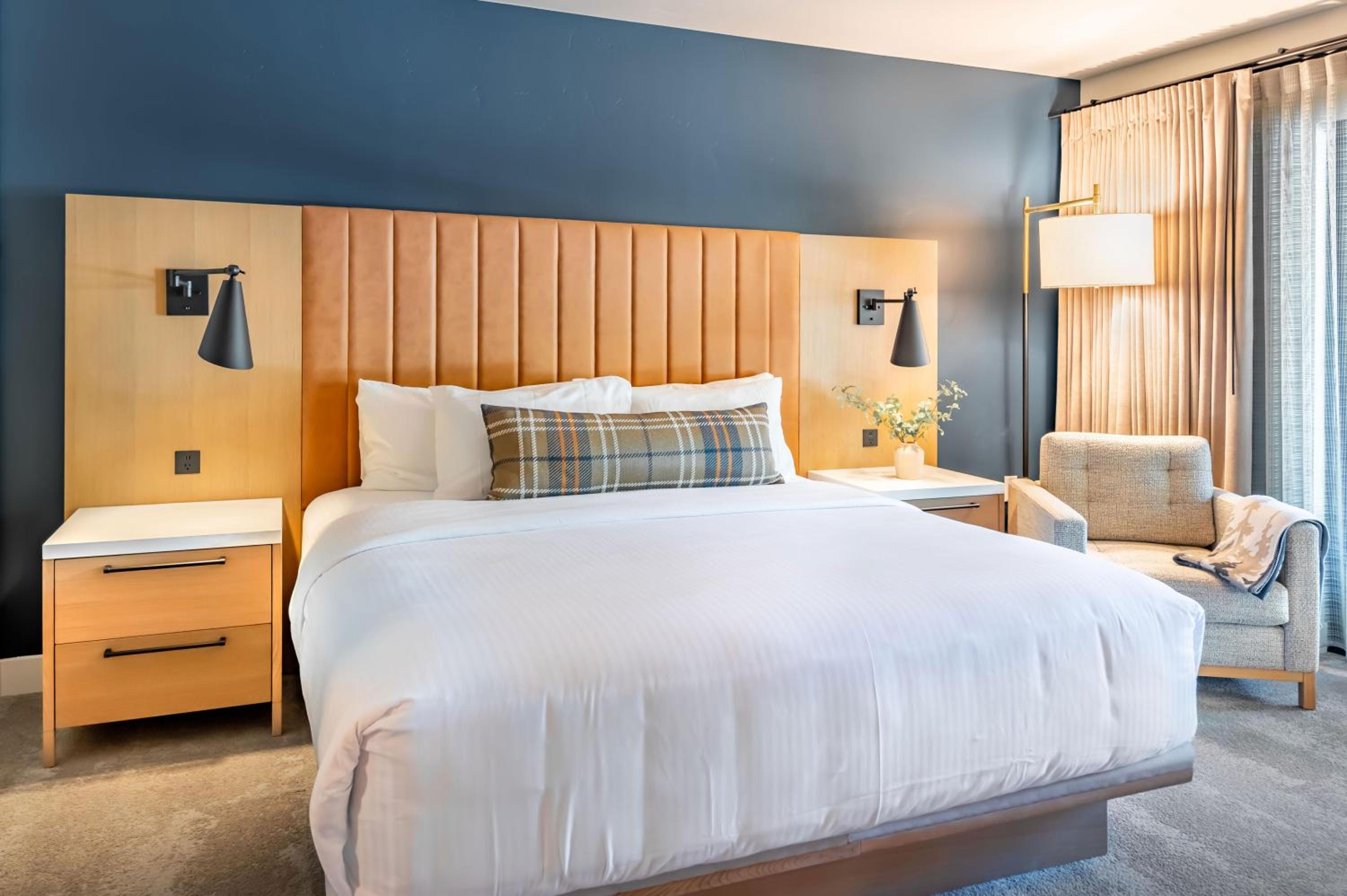 Standard King Room photo 3