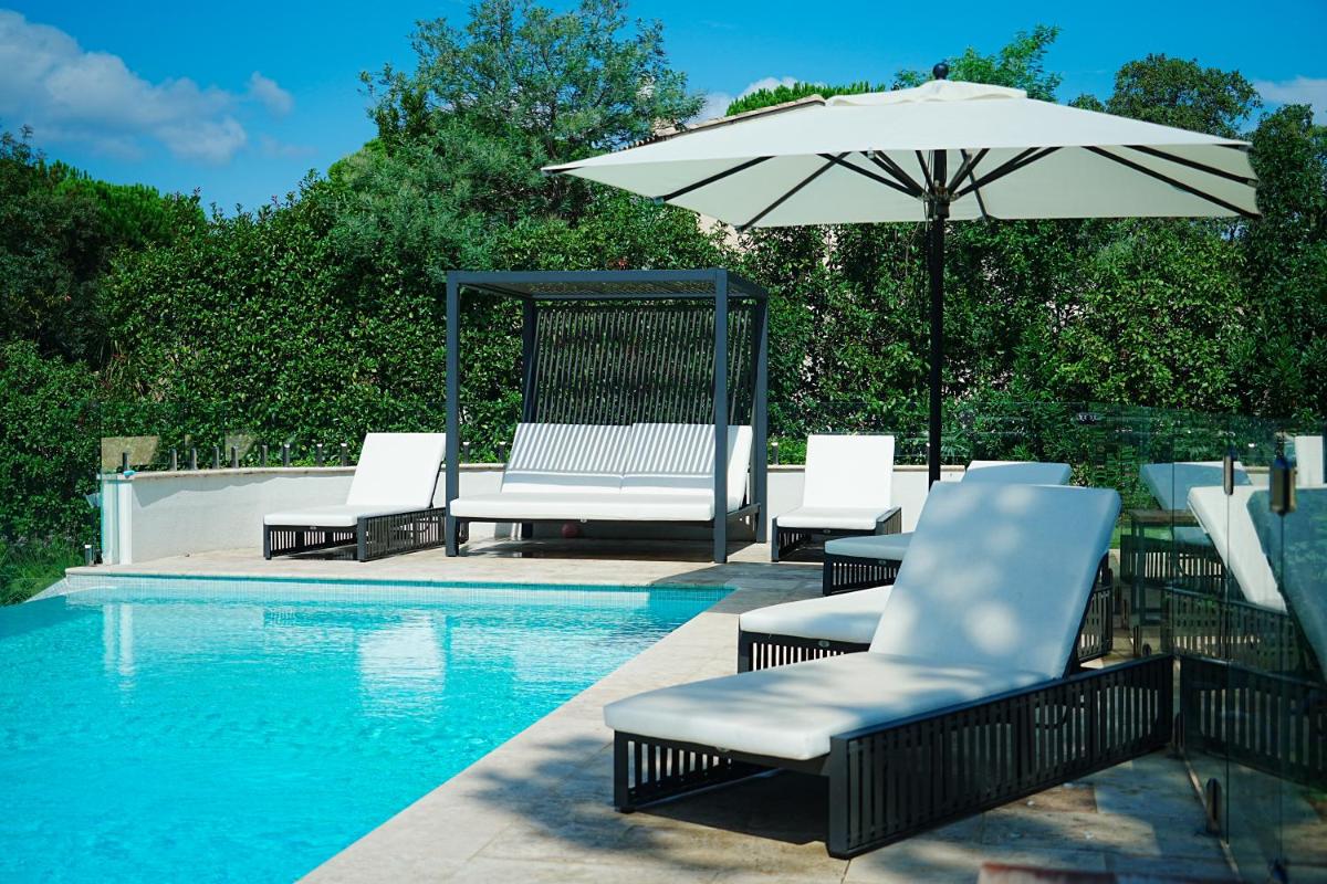 Villa photo 2