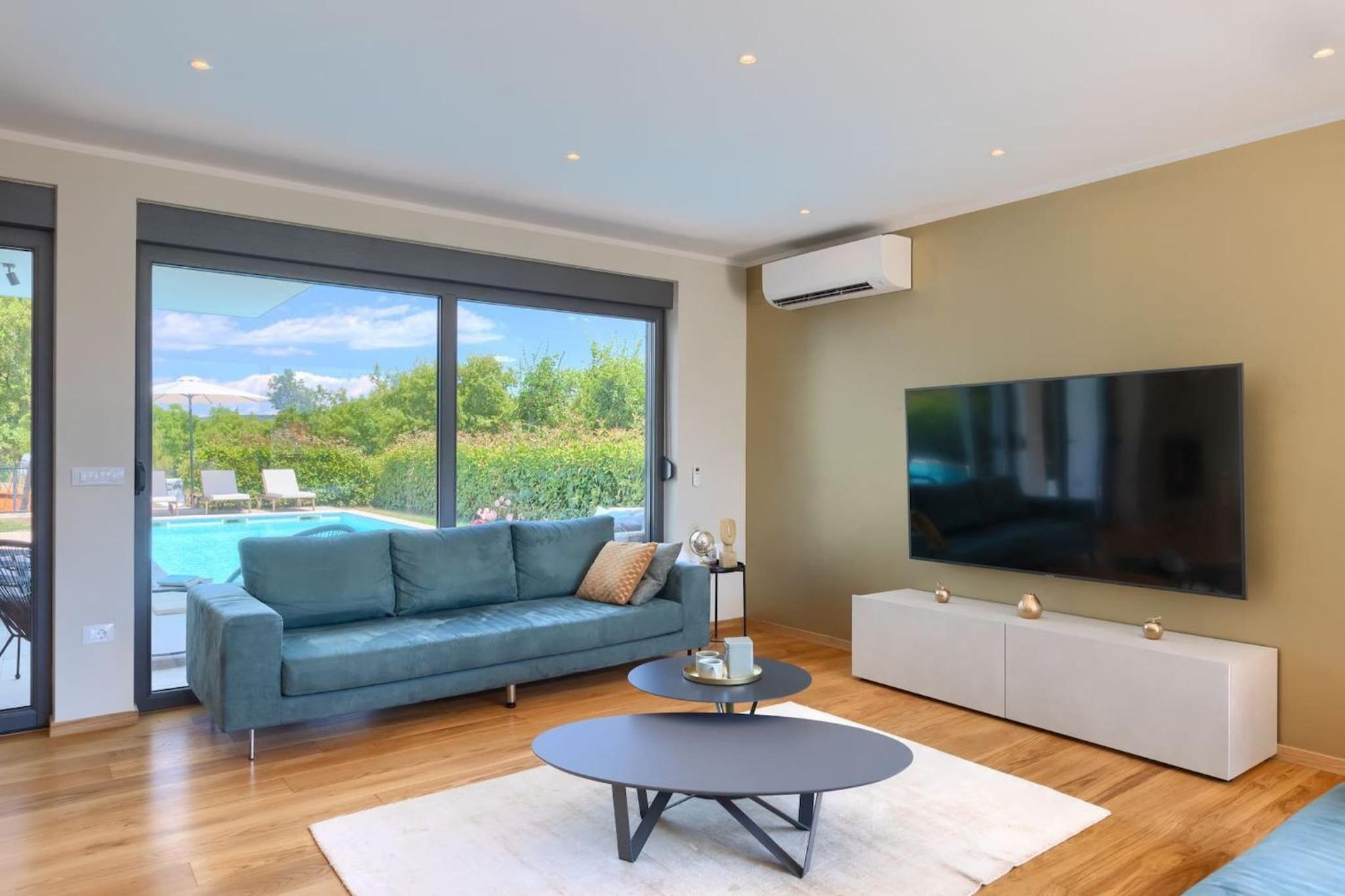 Three-Bedroom House photo 1