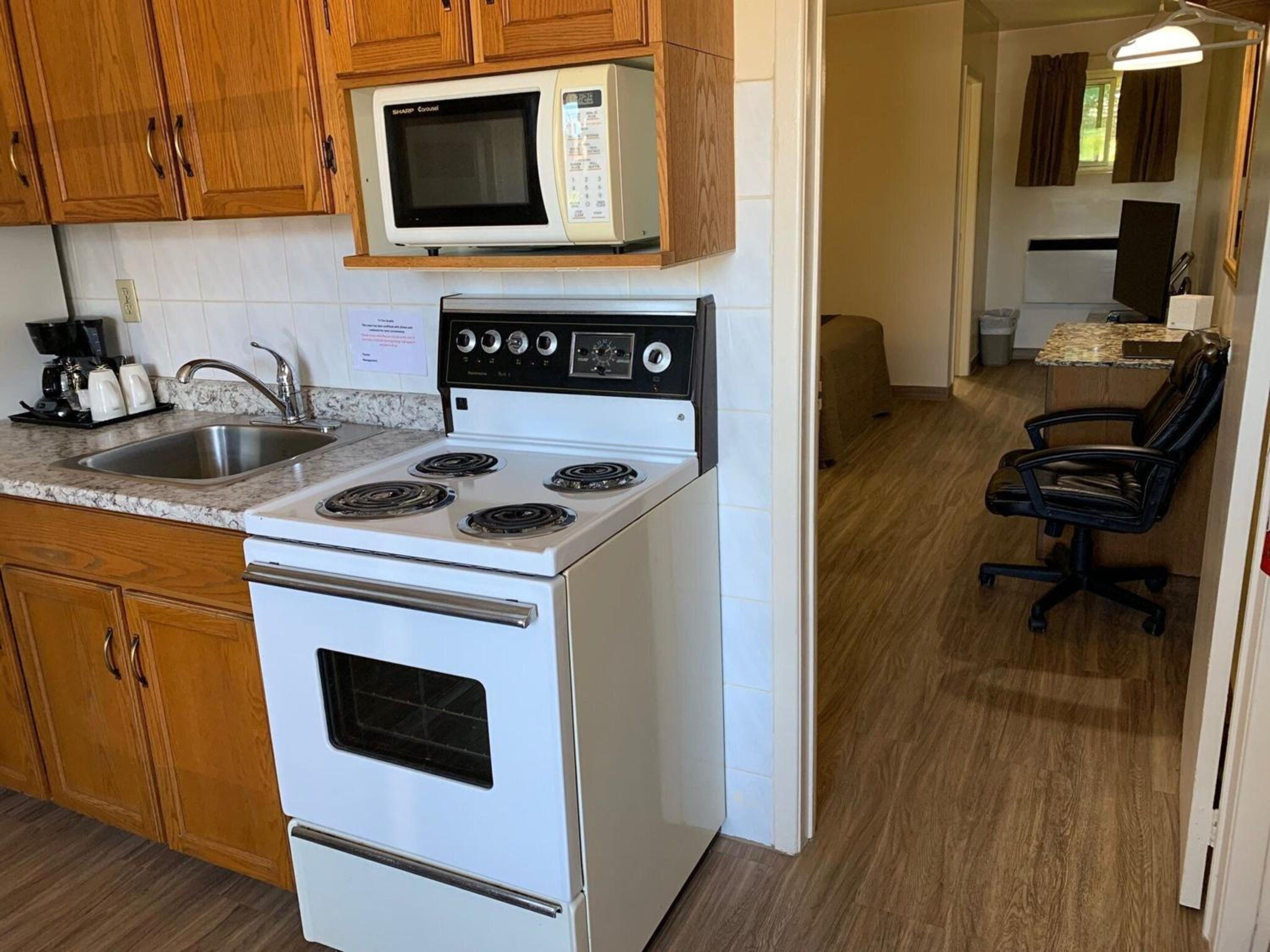 One-Bedroom Suite - Photo 3