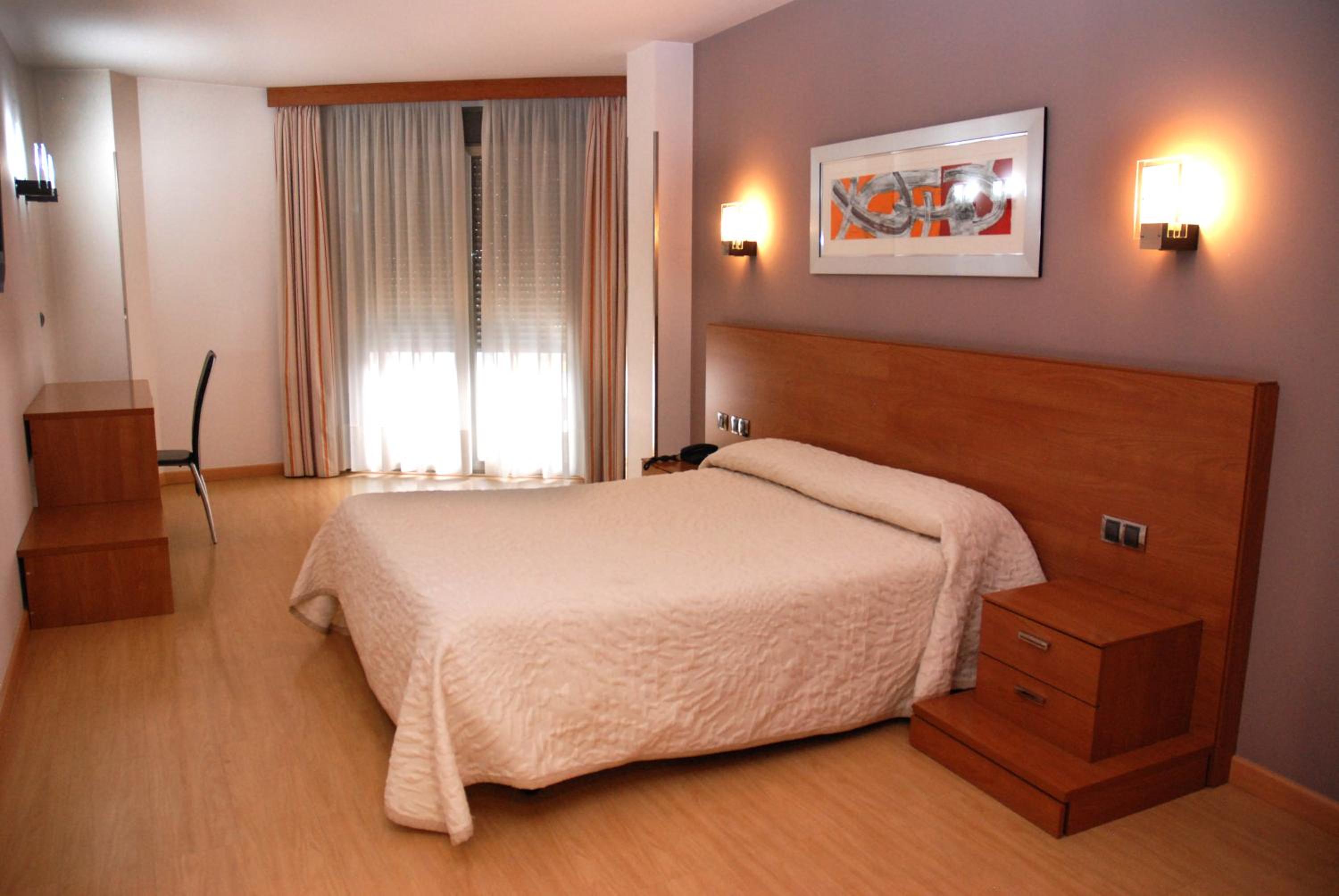 Deluxe Queen Room - Photo 2