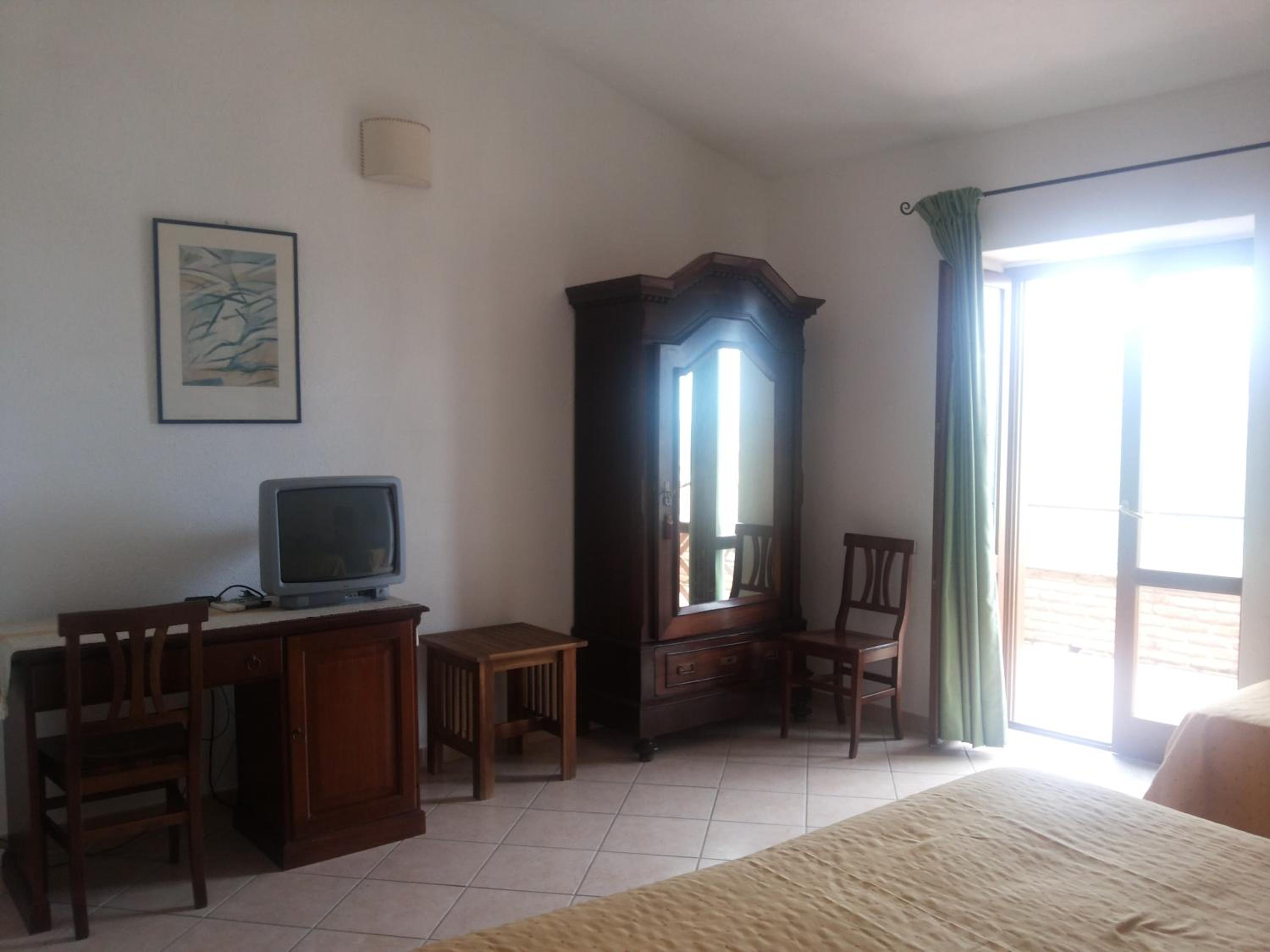 Triple Room with Terrace photo 3