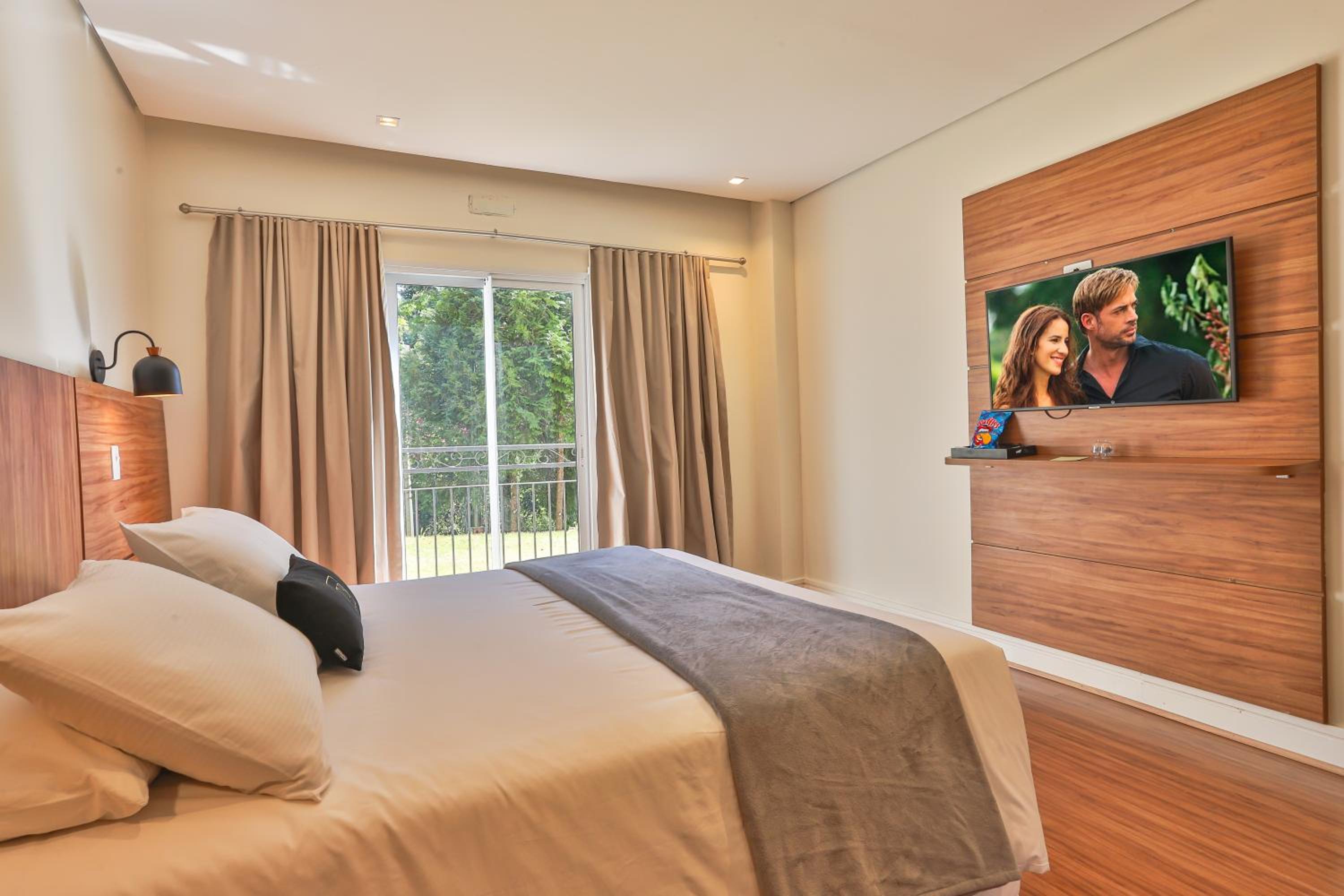 Double Room with Patio photo 1