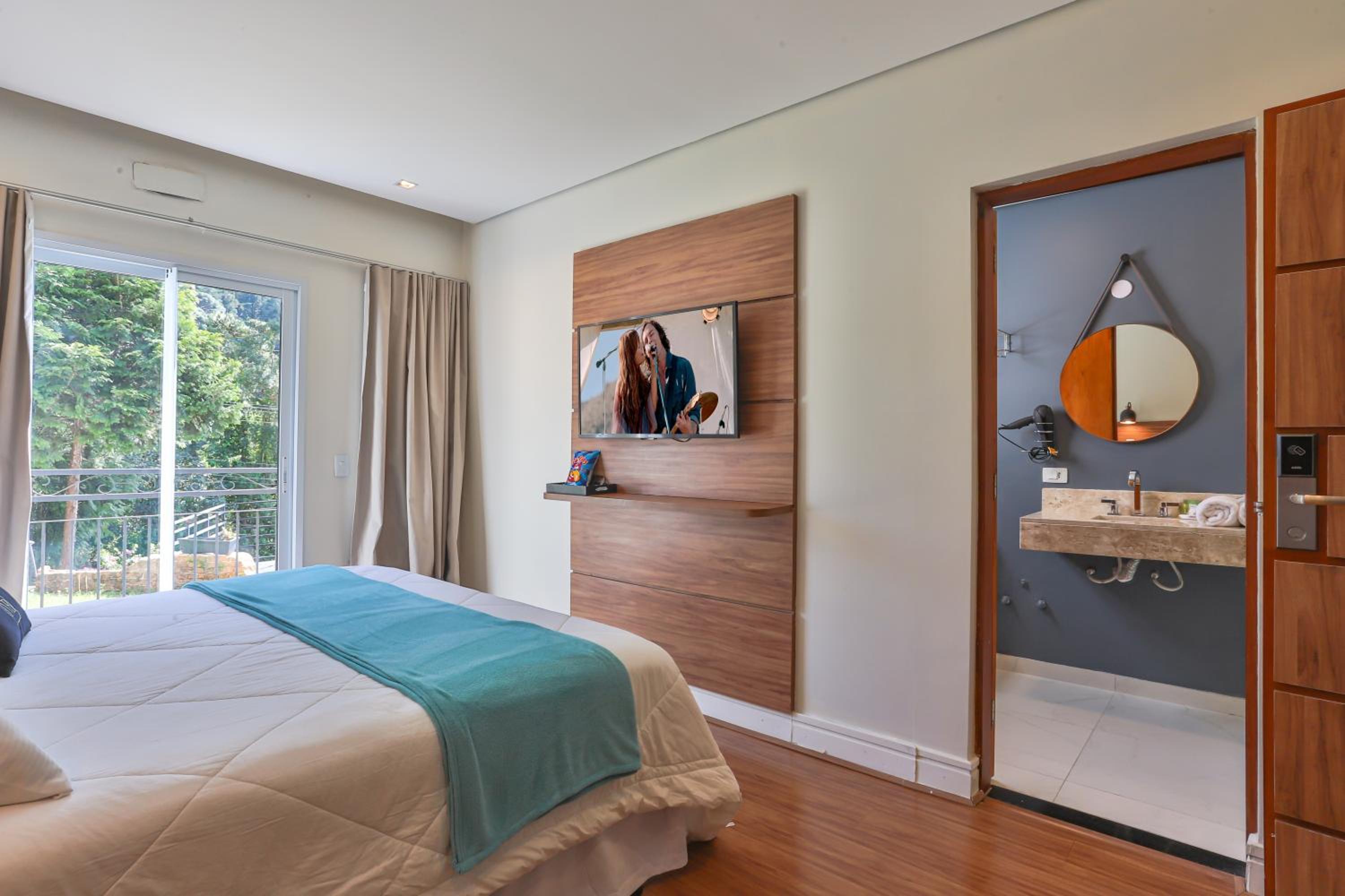 Double Room with Patio photo 2