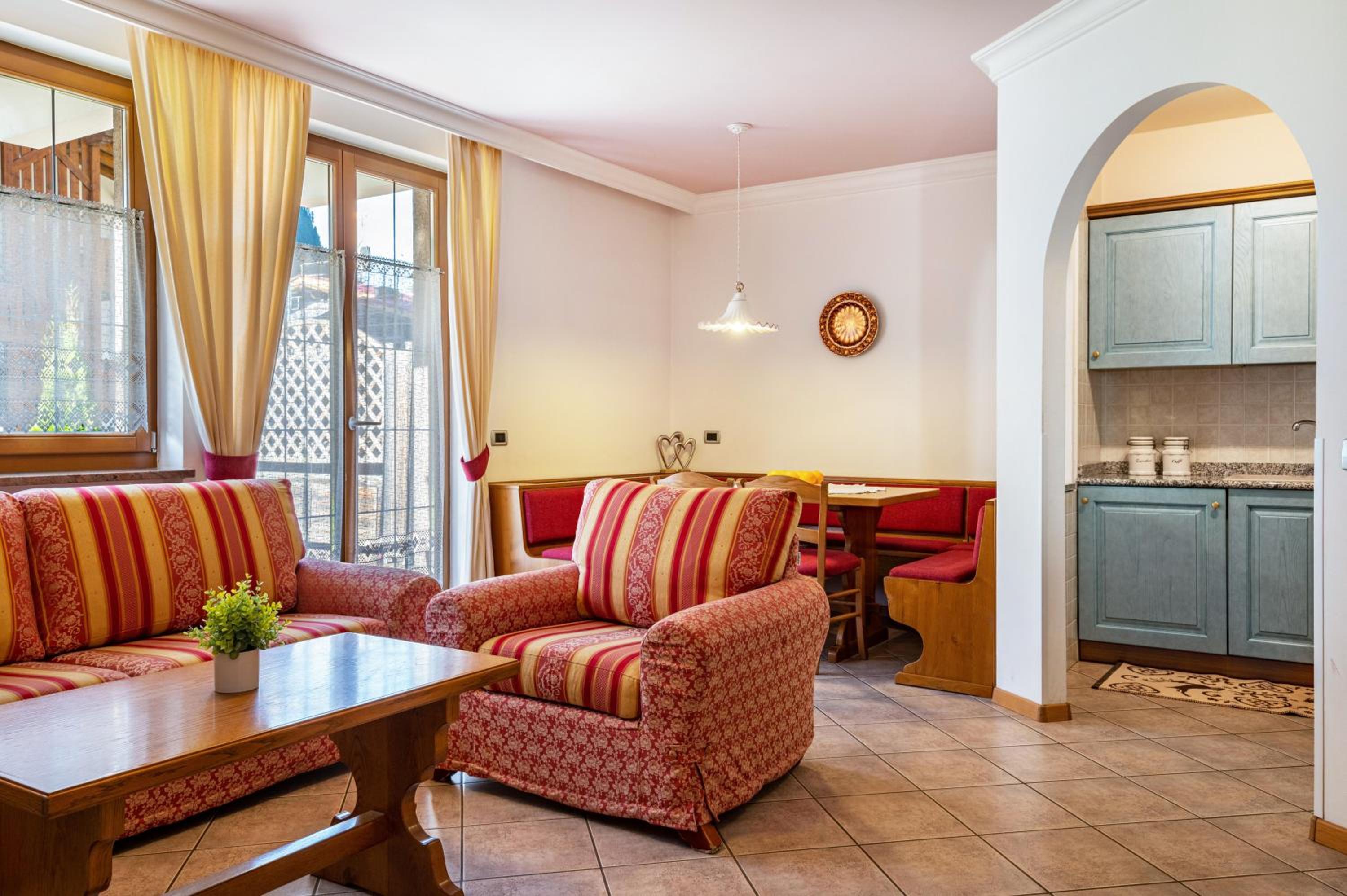 Two-Bedroom Deluxe Apartment with Garden View