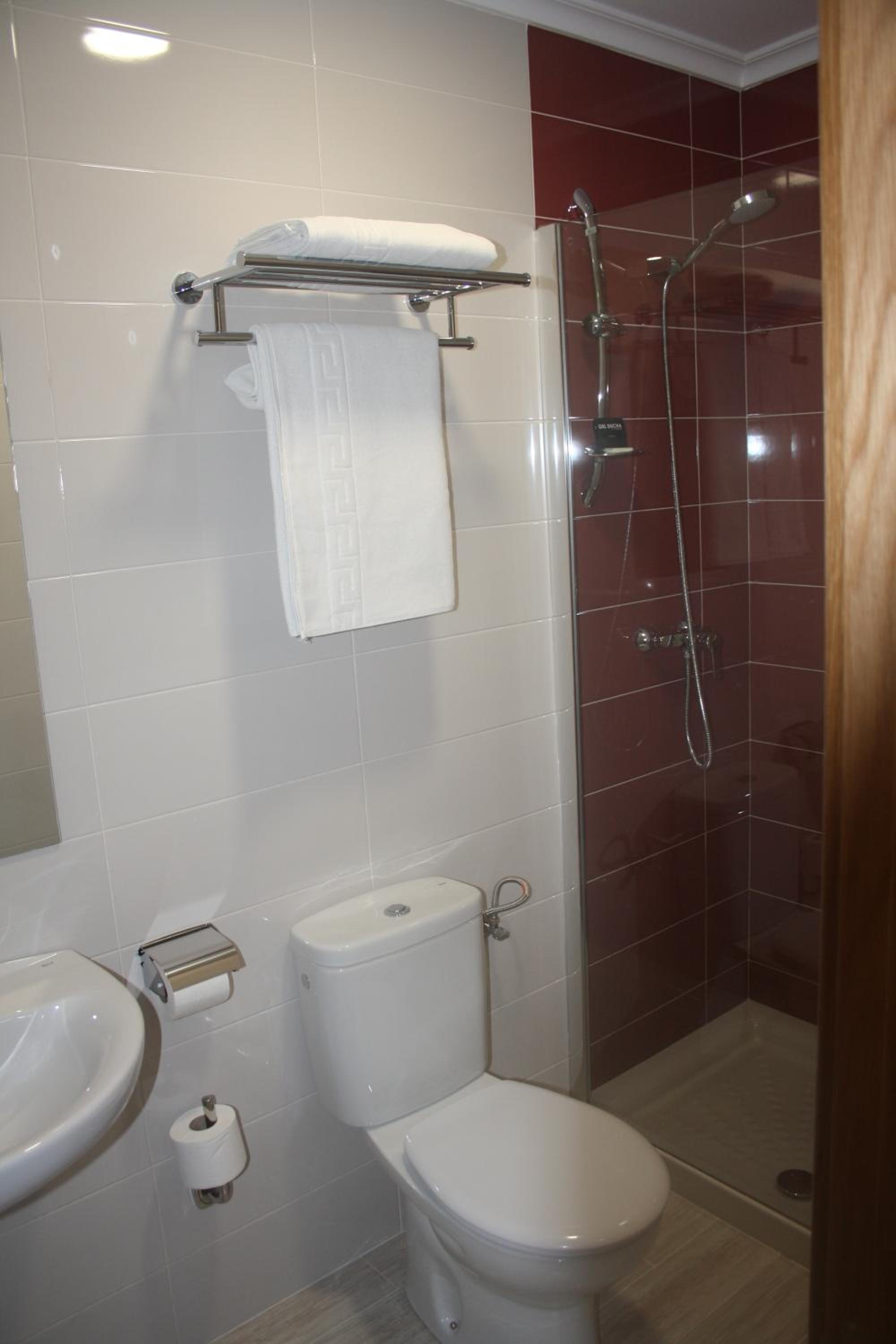 Double or Twin Room - Photo 2