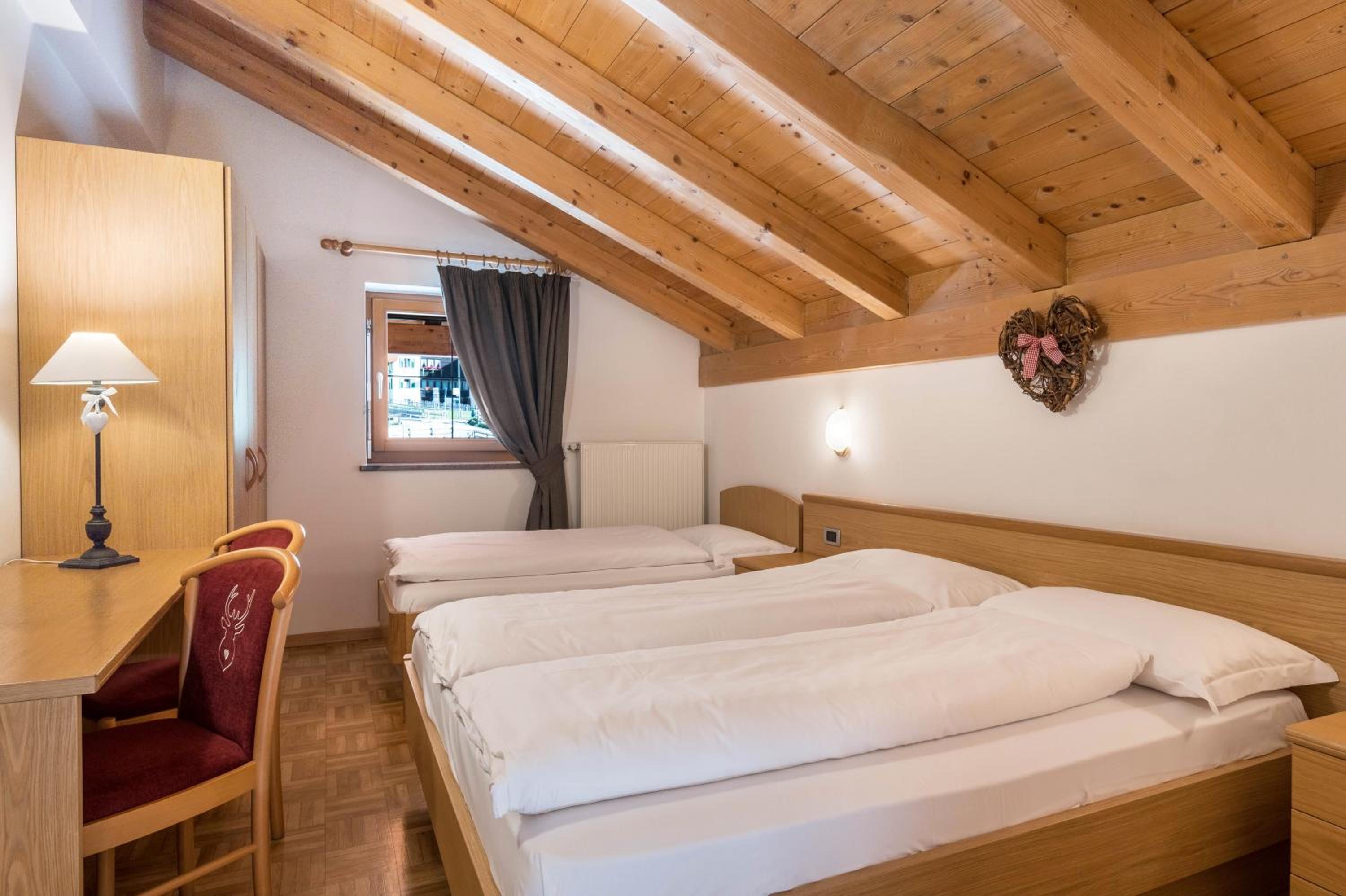 Three-Bedroom Apartment with Mountain View