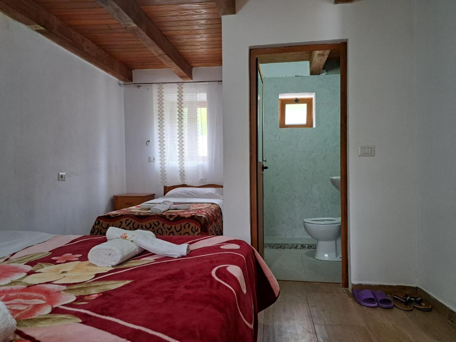 Triple Room with Private Bathroom photo 1