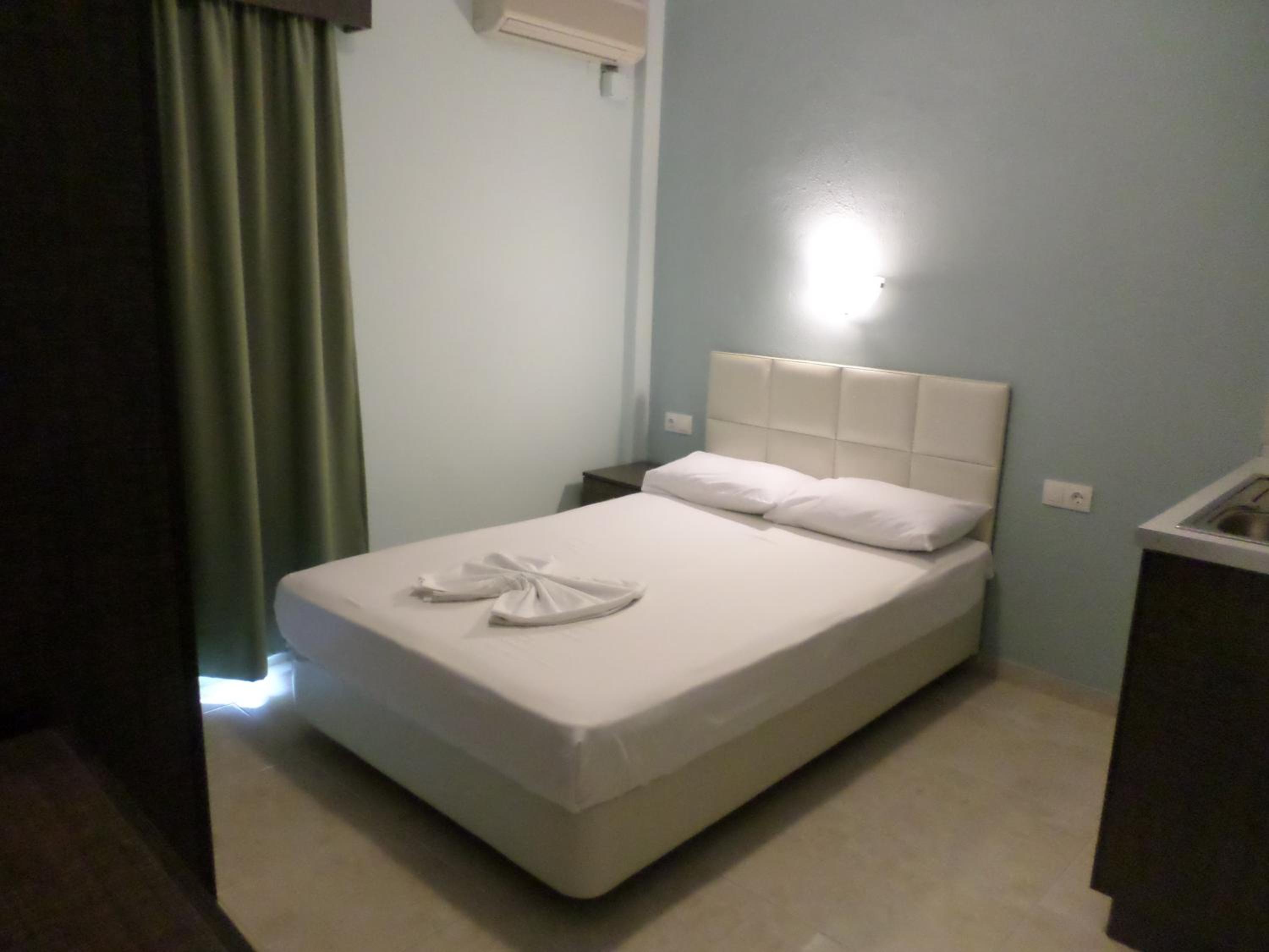 Double or Twin Room photo 3
