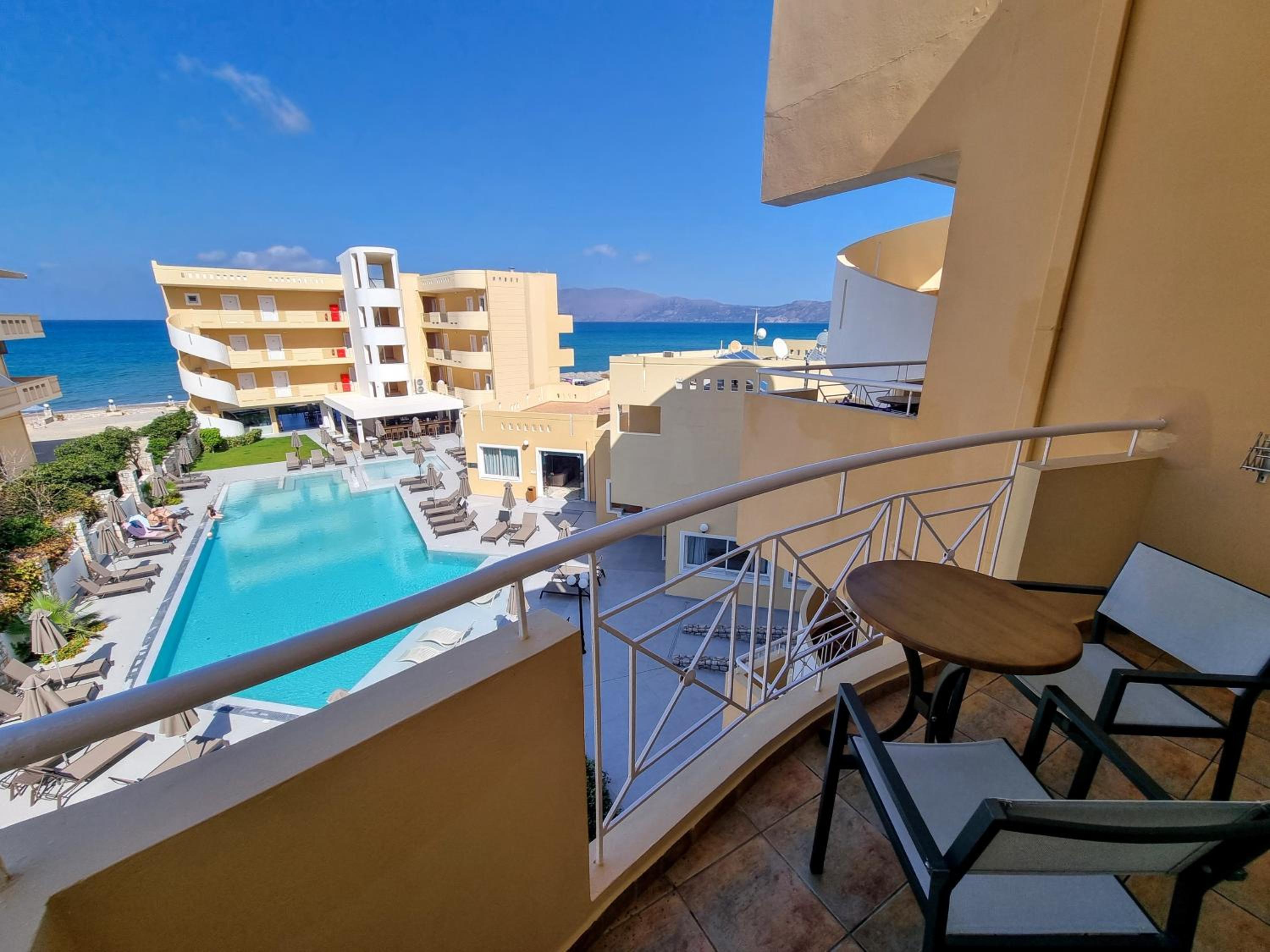 Standard Room | Pool View - Photo 4
