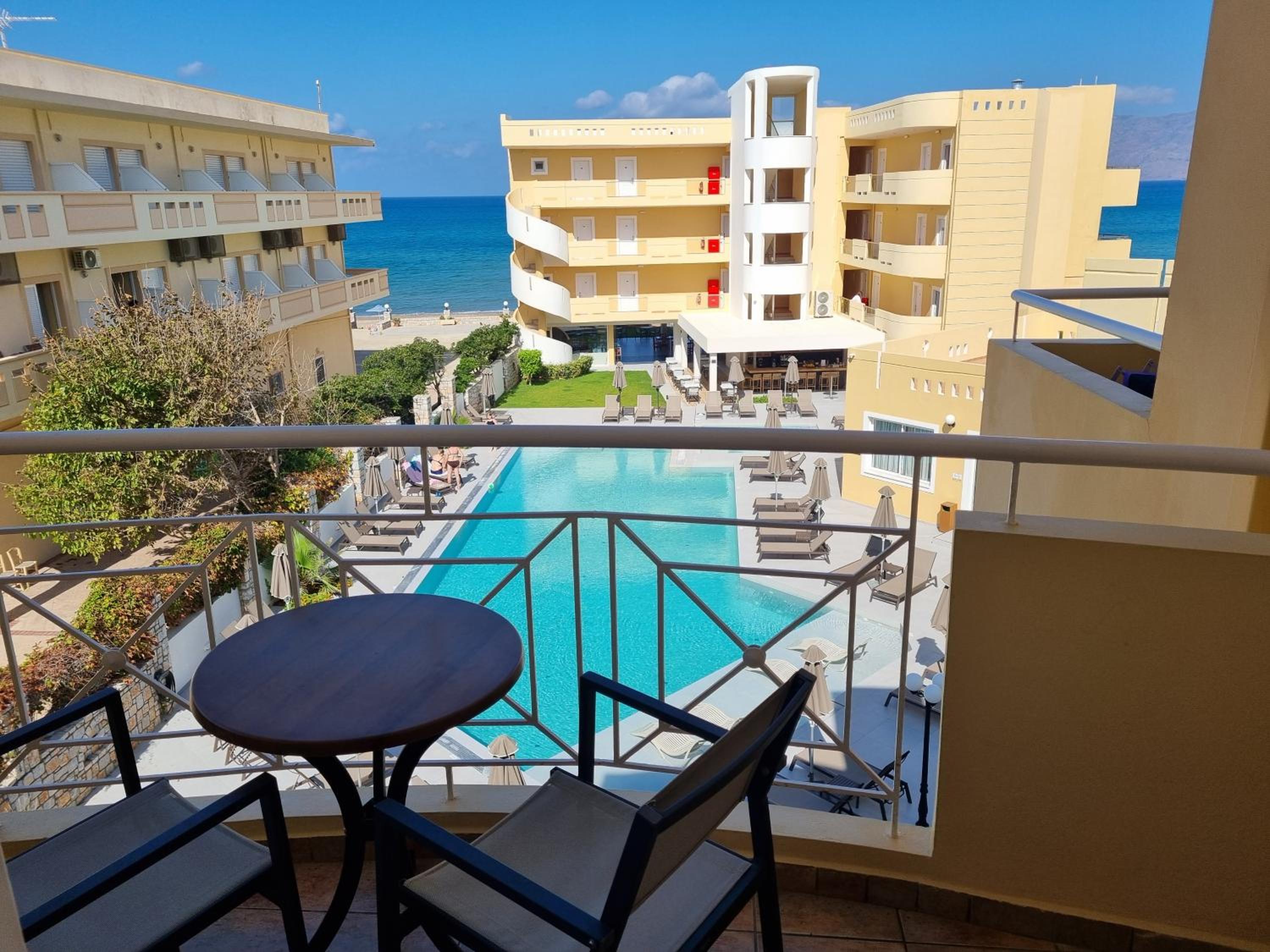 Standard Room | Pool View - Photo 3