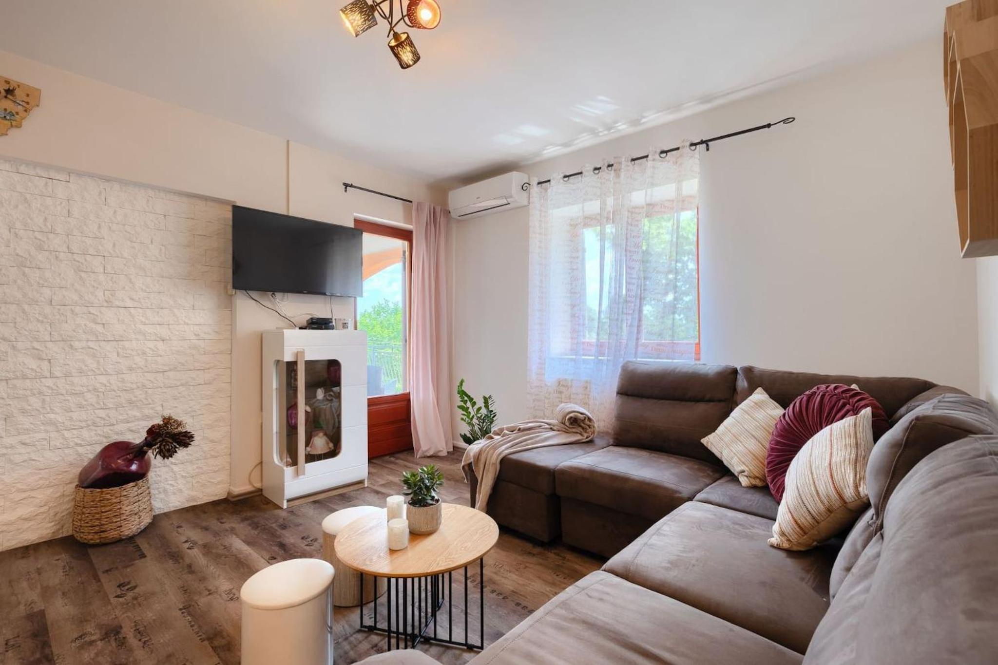 Four-Bedroom House photo 1