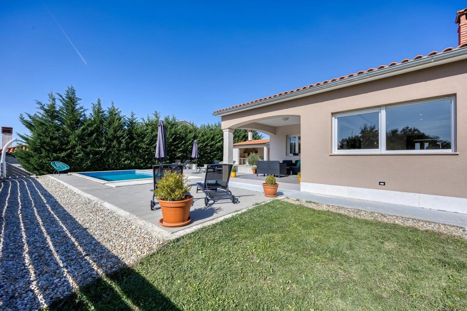 Villa photo 2