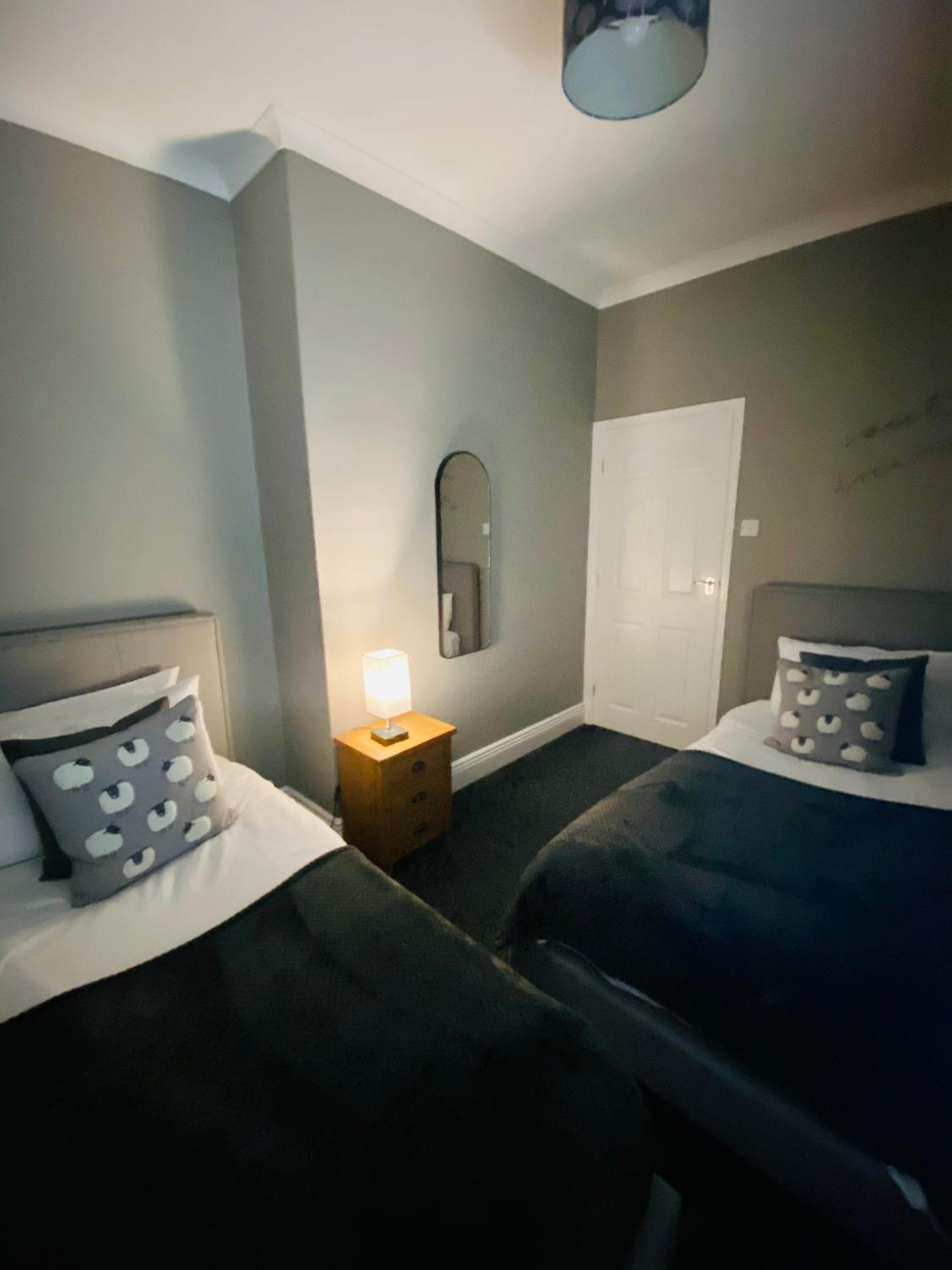 Two-Bedroom House - Photo 7