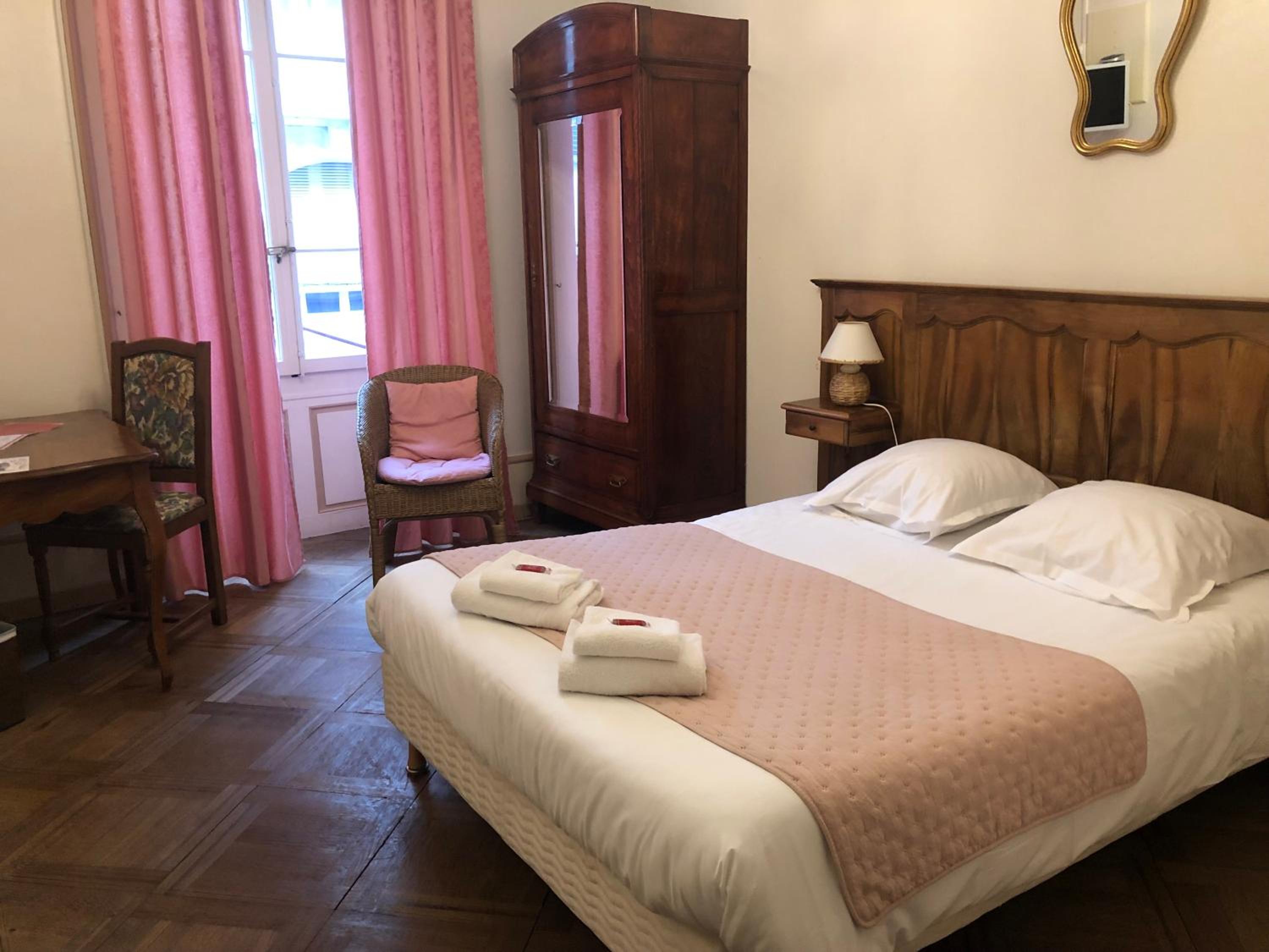 Standard Double Room - Photo 1