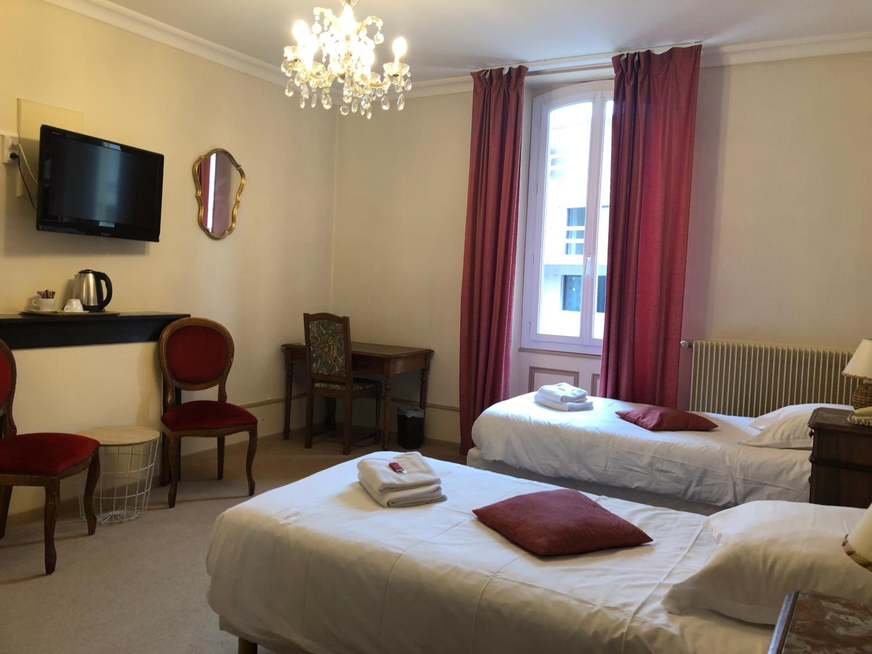 Twin Room - Photo 1
