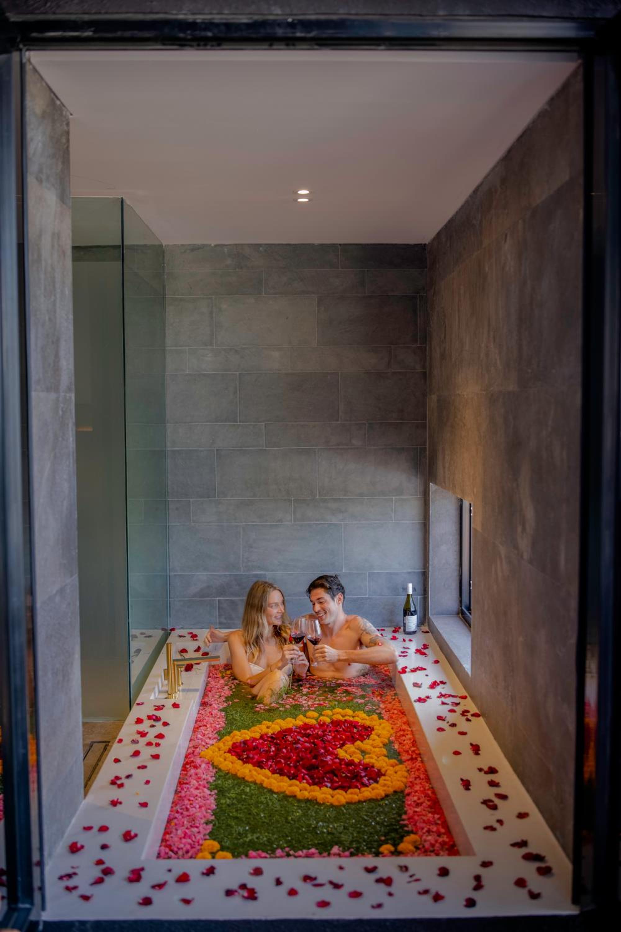 Beach Front Luxury One Bedroom Private Pool Villa - Photo 9