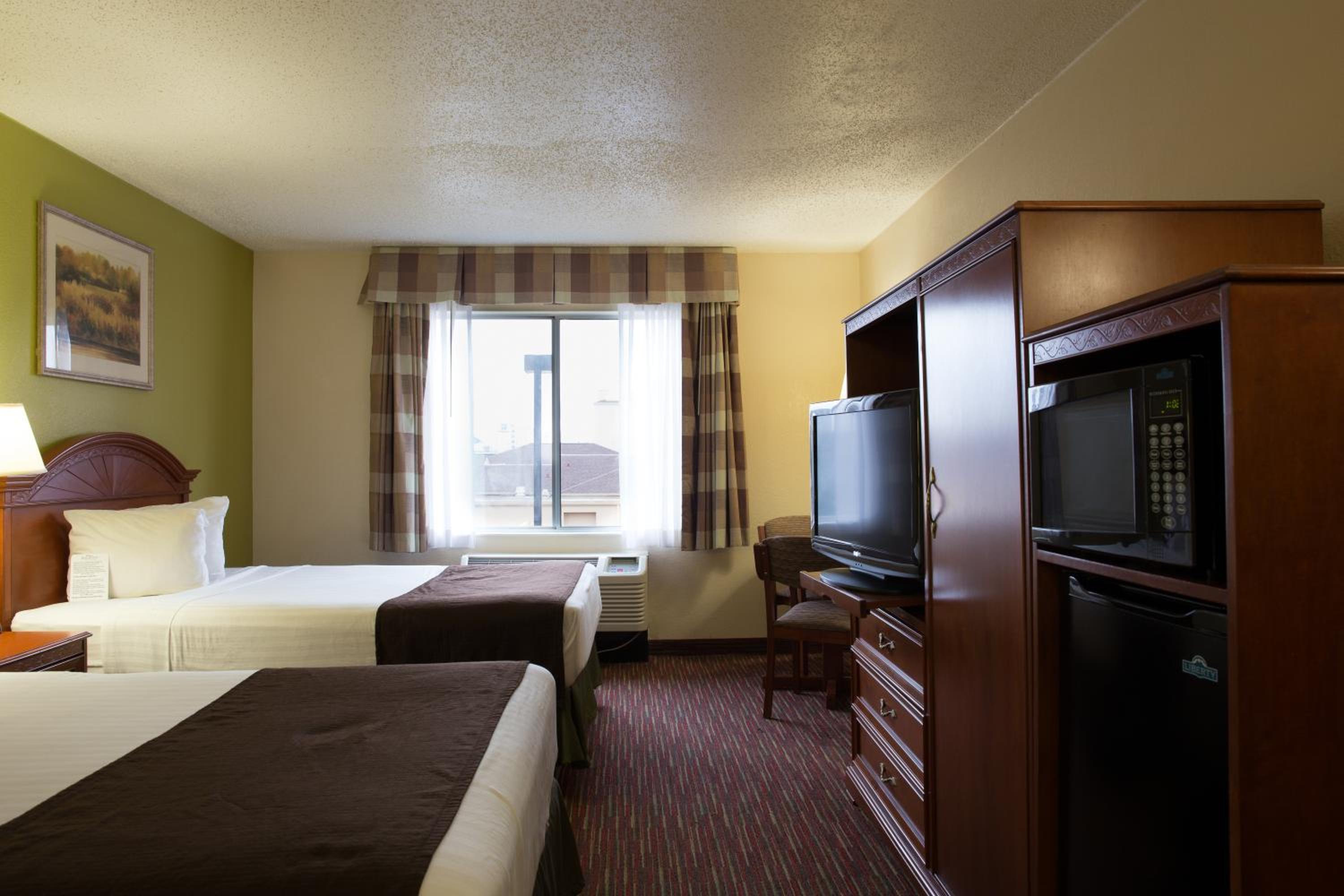 Deluxe Double Room with Two Double Beds - Non-Smoking - Photo 2
