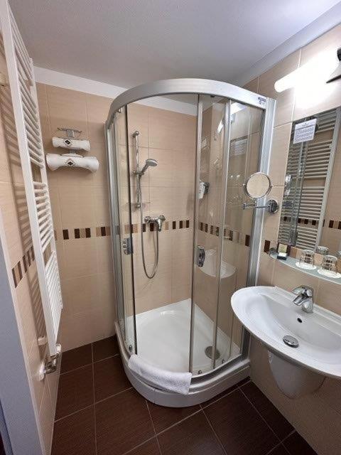 Double Or Twin Room - Photo 7