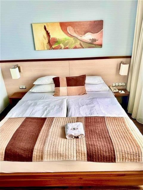 Double Or Twin Room - Photo 1