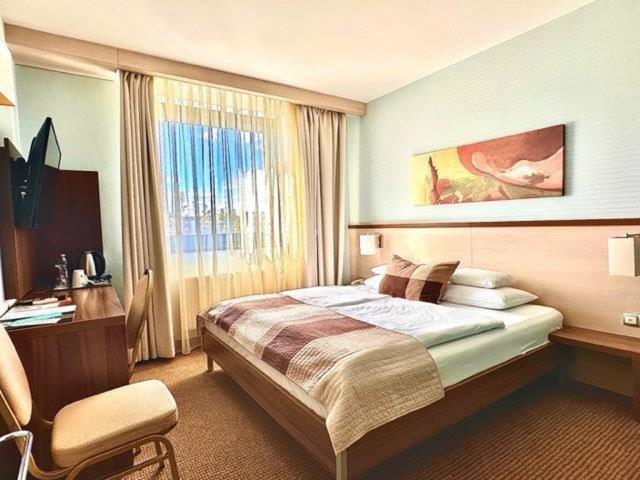 Double Or Twin Room - Photo 2