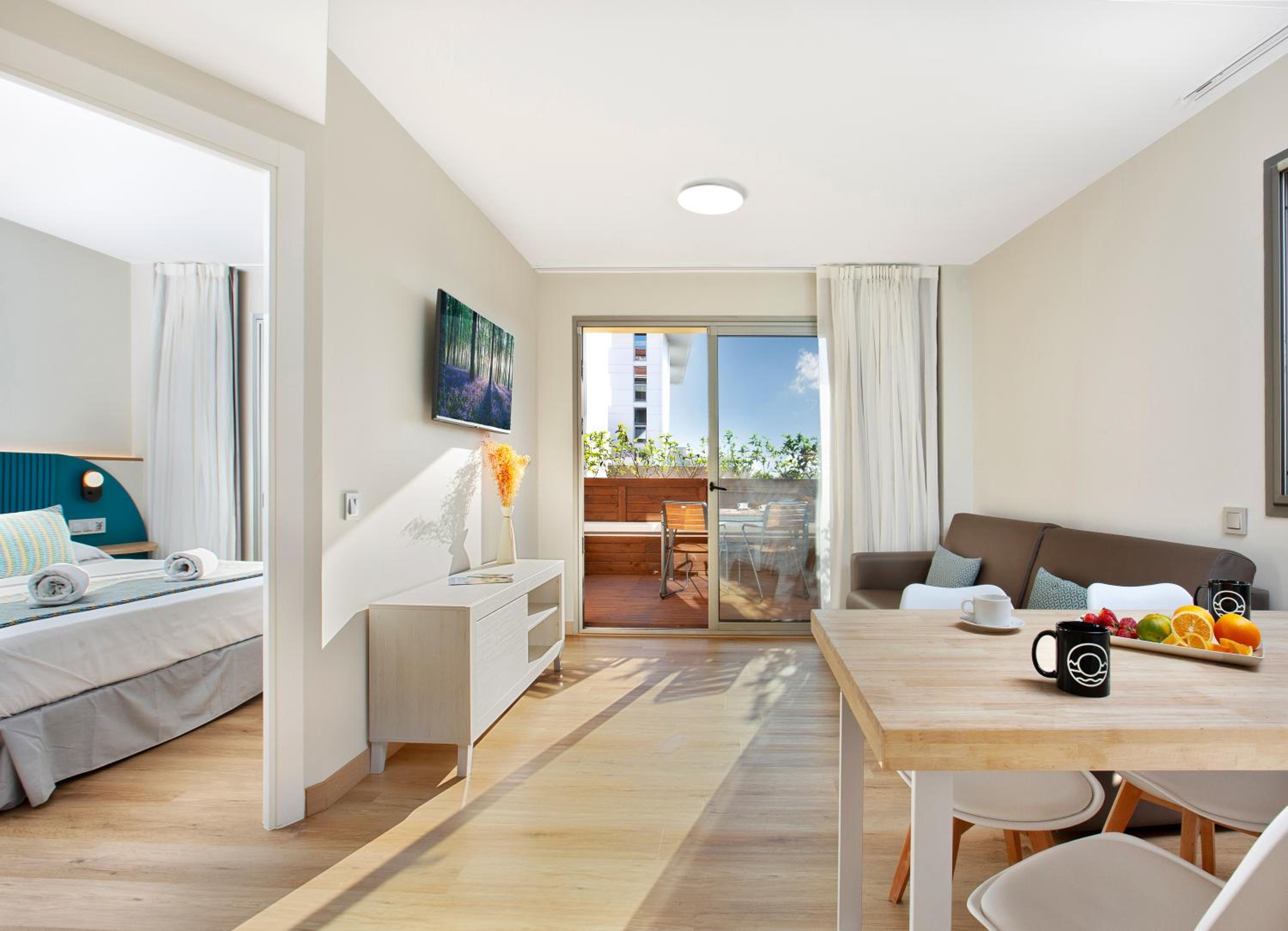 Deluxe Apartment photo 2