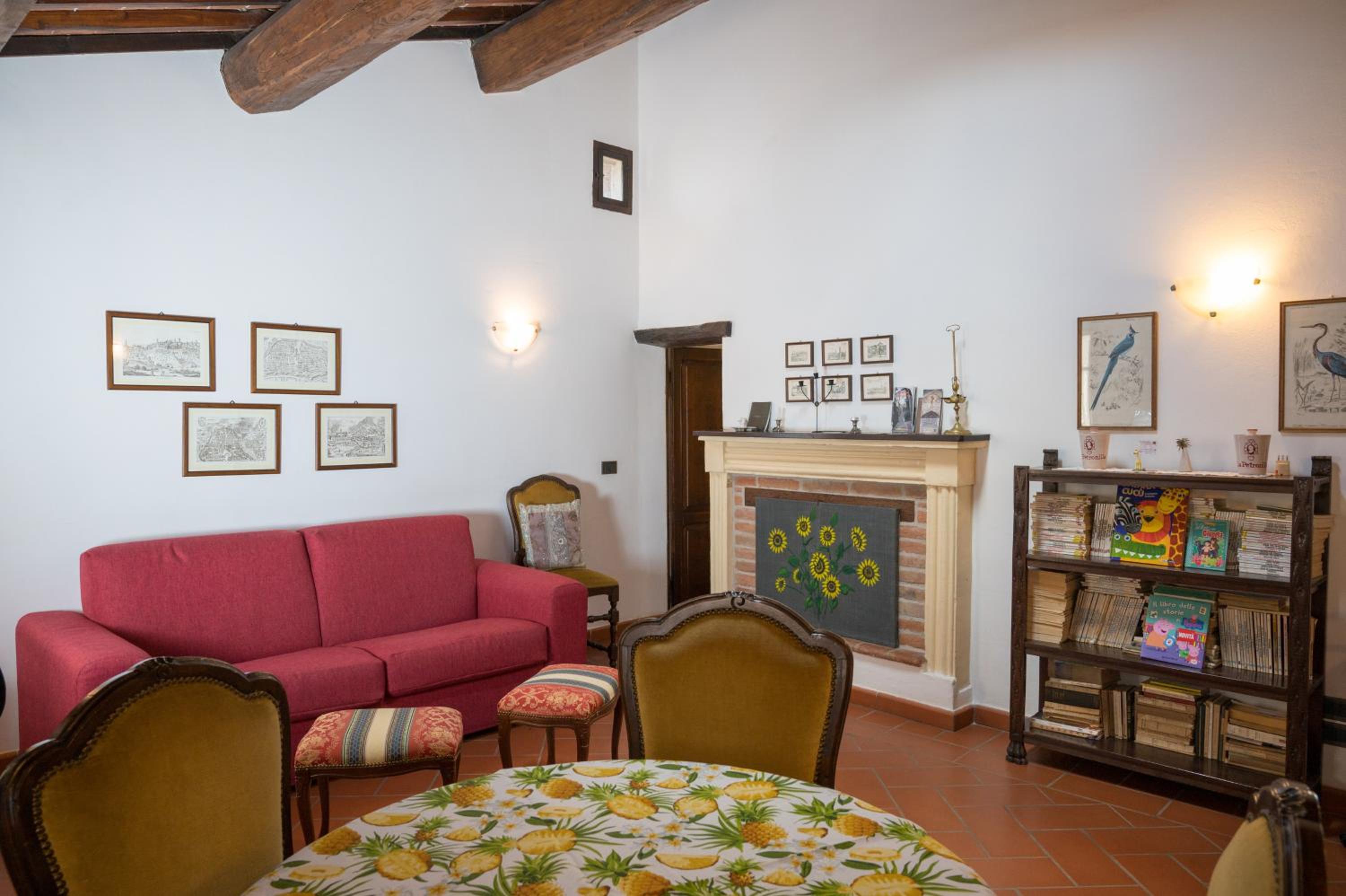 One-Bedroom Apartment with Sofa Bed