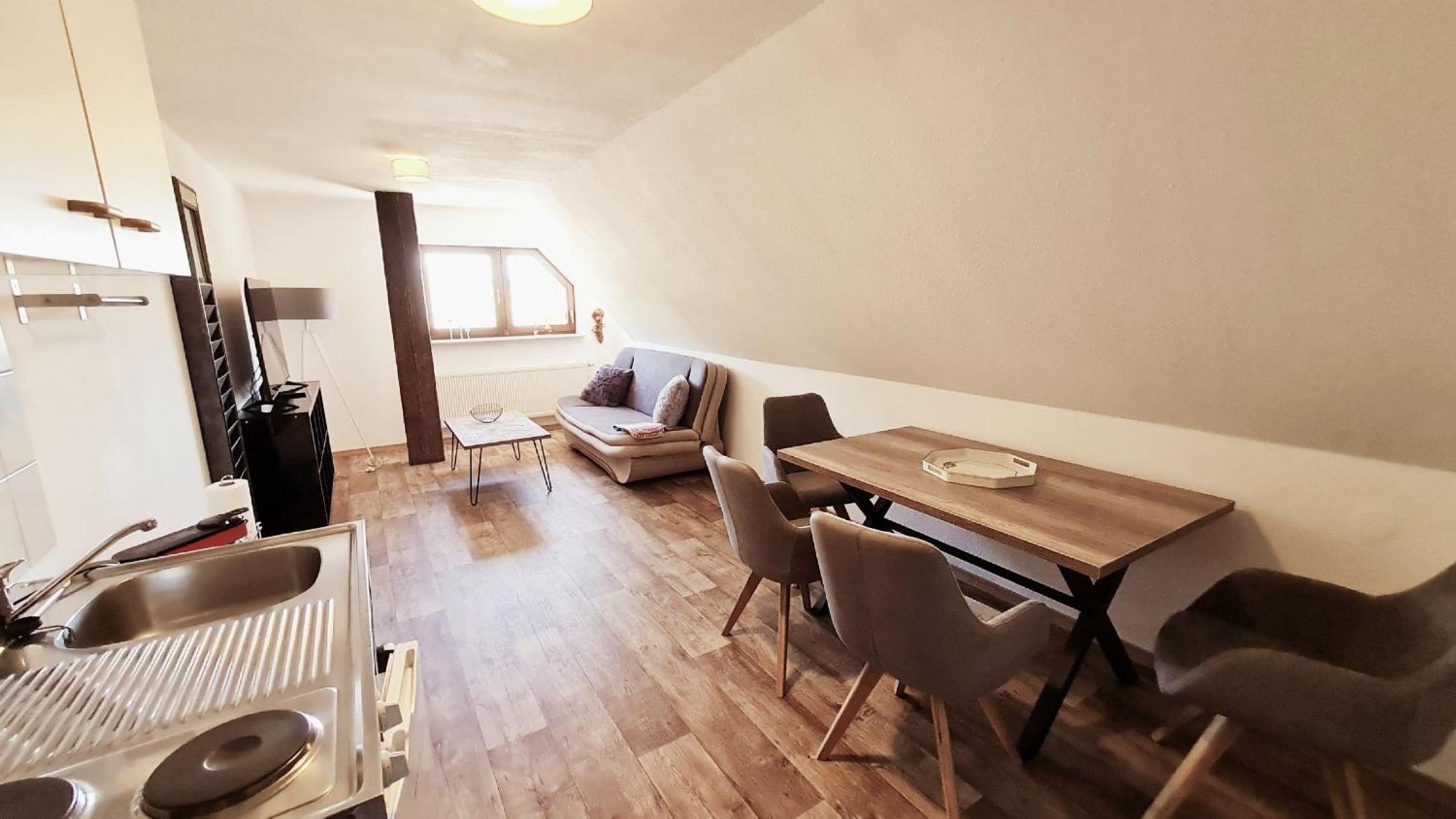 One-Bedroom Apartment photo 1