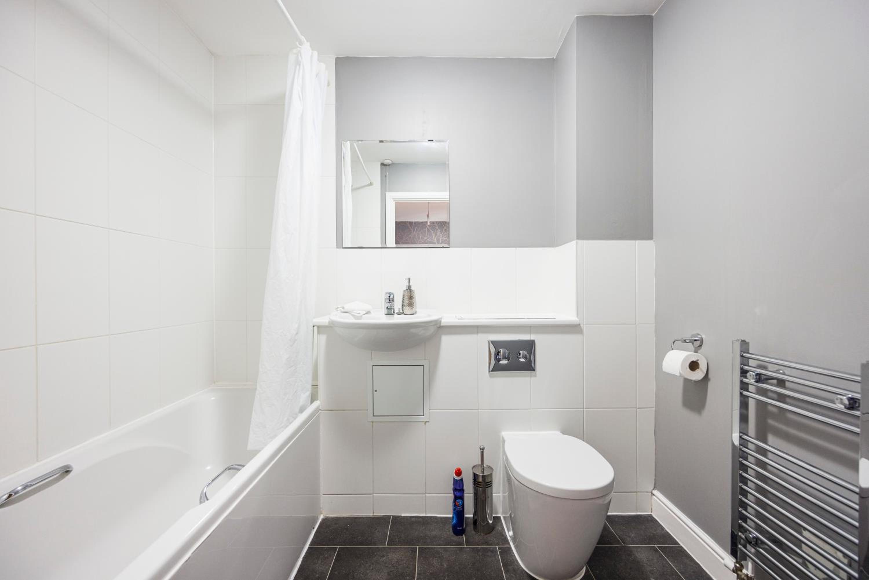 Double Room With Shared Bathroom photo 2