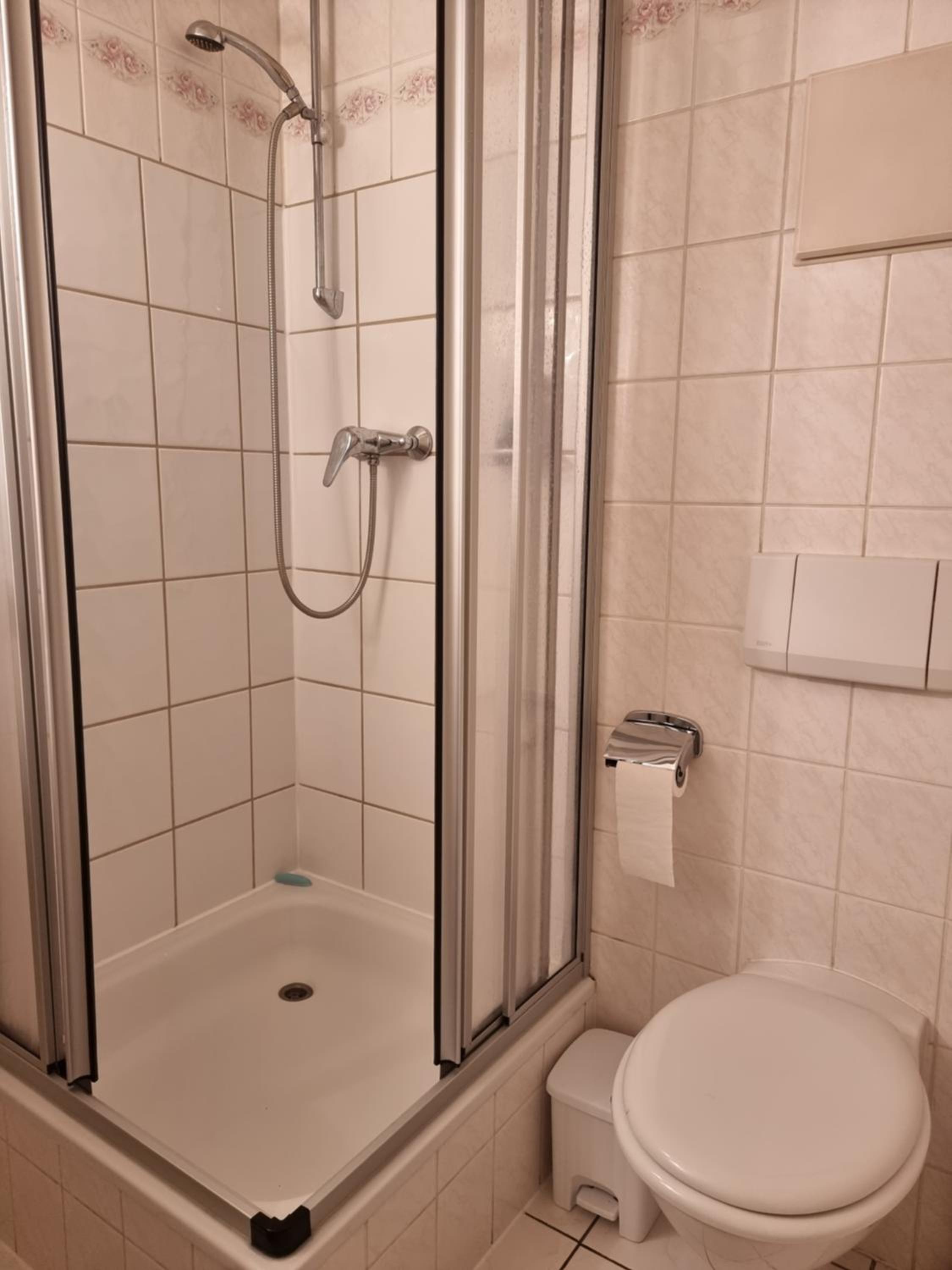 Double or Twin Room with Bathroom photo 2