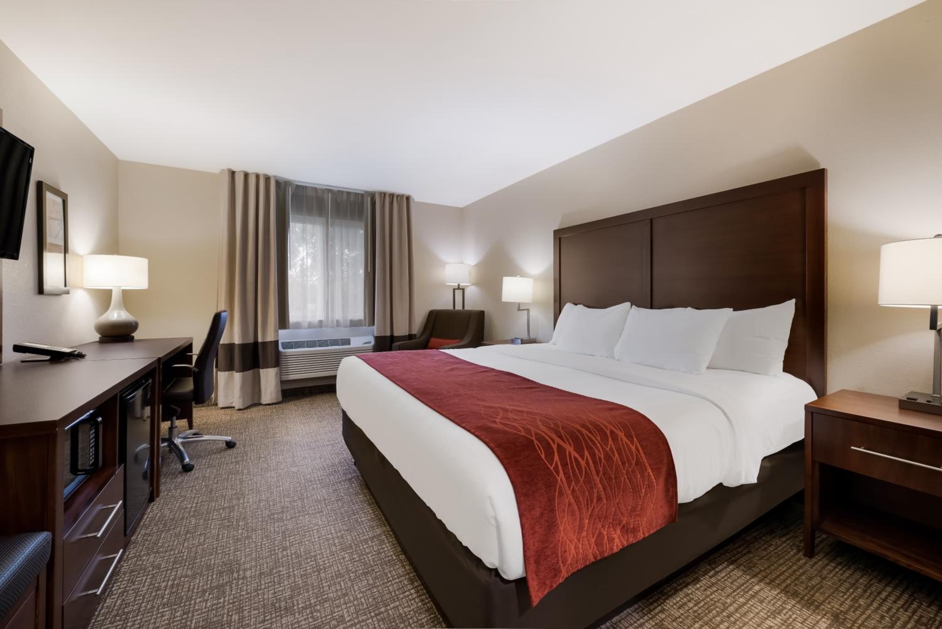 King Room - Non-Smoking - Photo 1