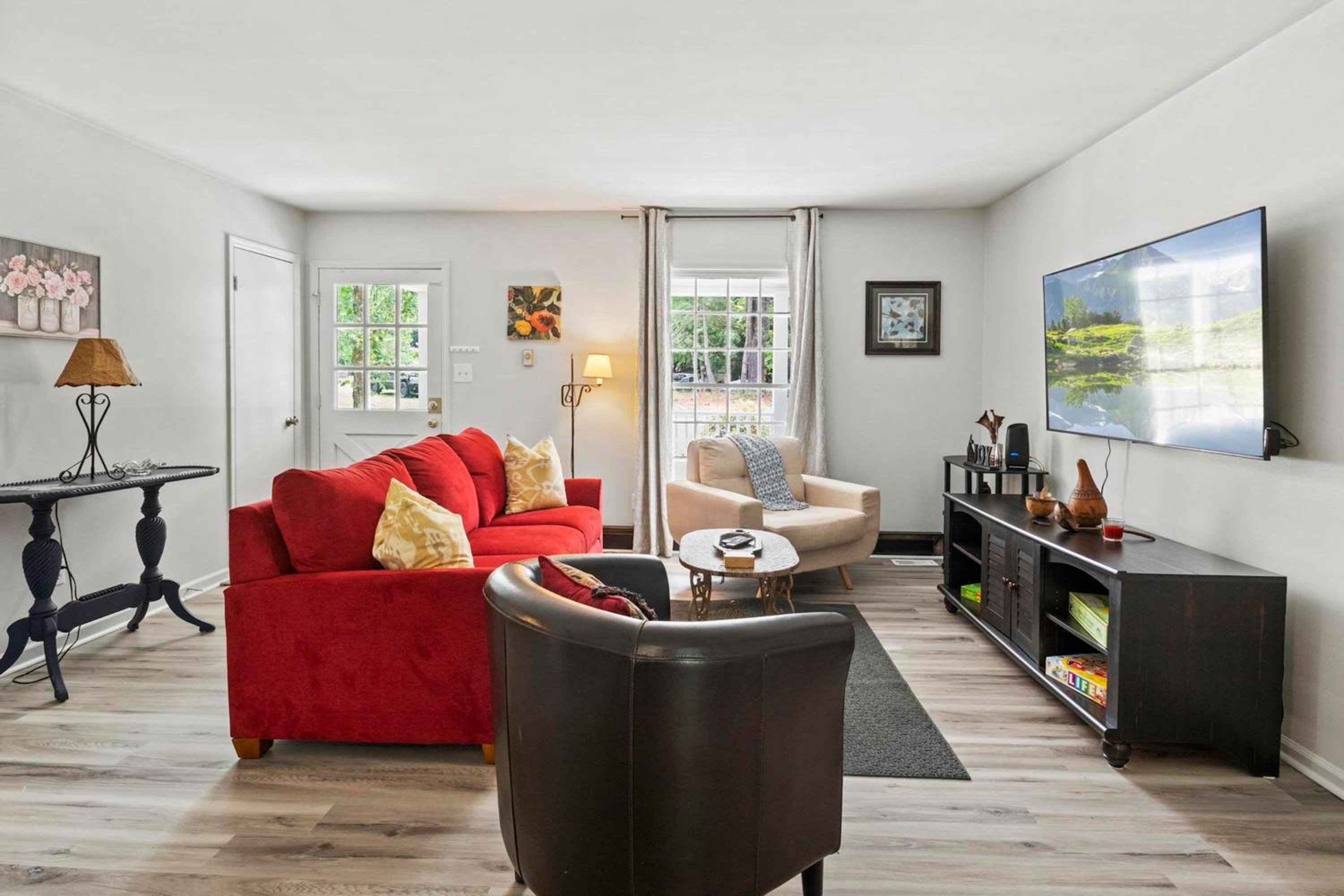 Three-Bedroom House photo 1