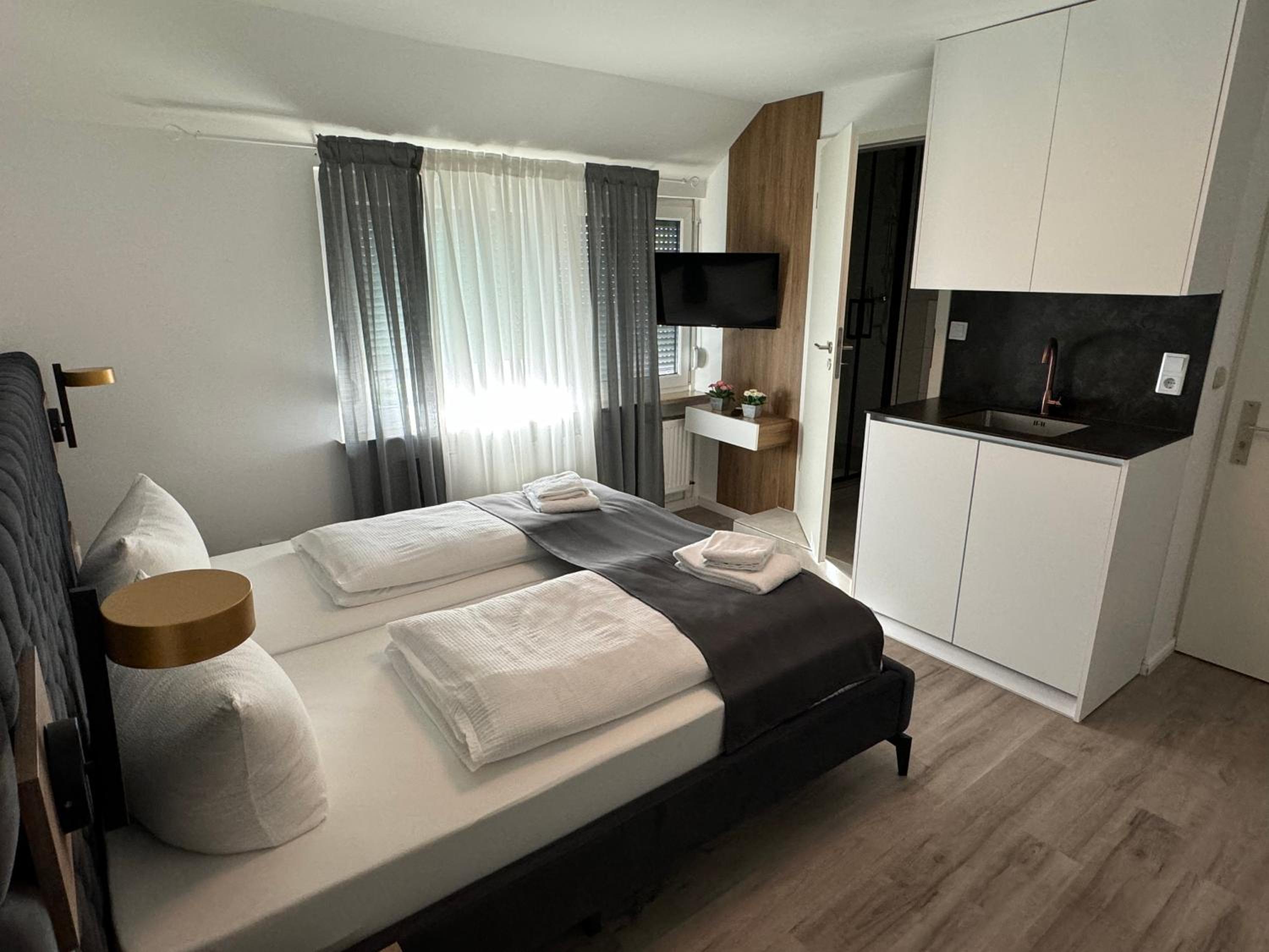 One-Bedroom Apartment photo 2