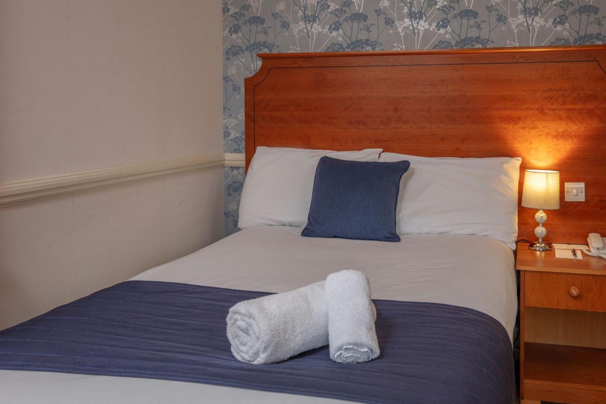 Small Double Room - Non-Smoking