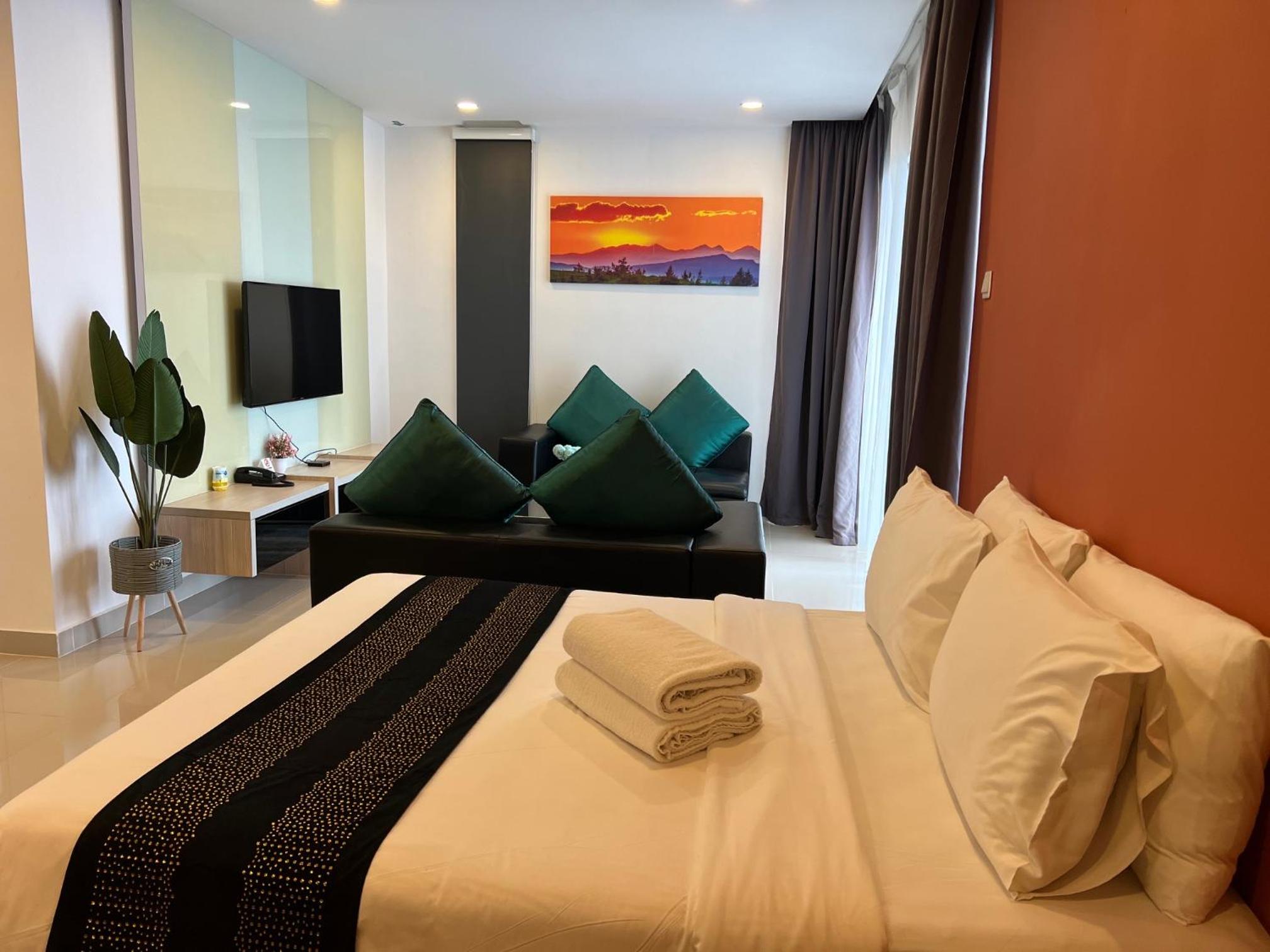 Two-Bedroom Suite - Photo 15