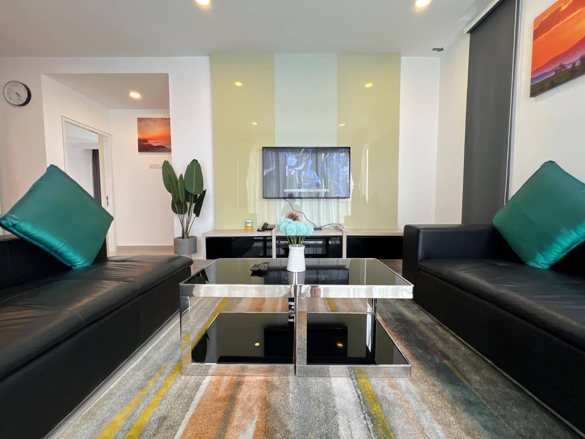 Two-Bedroom Suite - Photo 10
