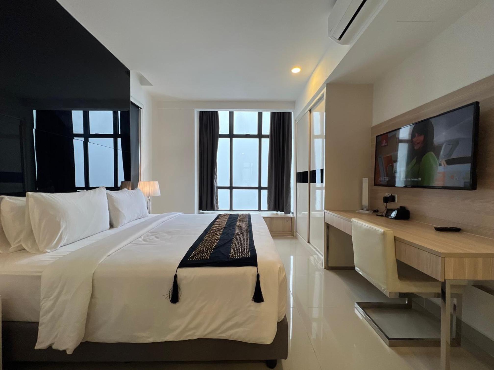 Two-Bedroom Suite - Photo 13