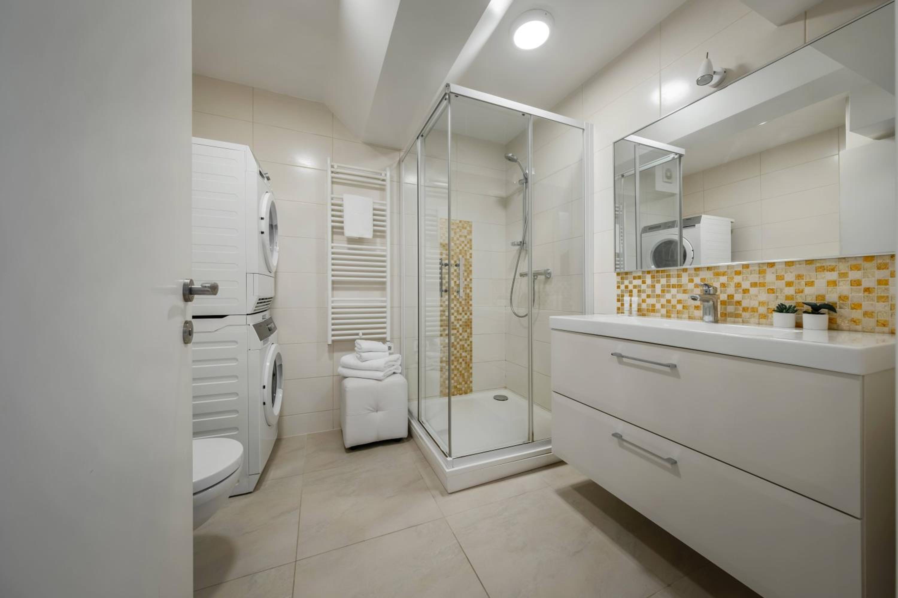 Luxury Apartment with a River View photo 3